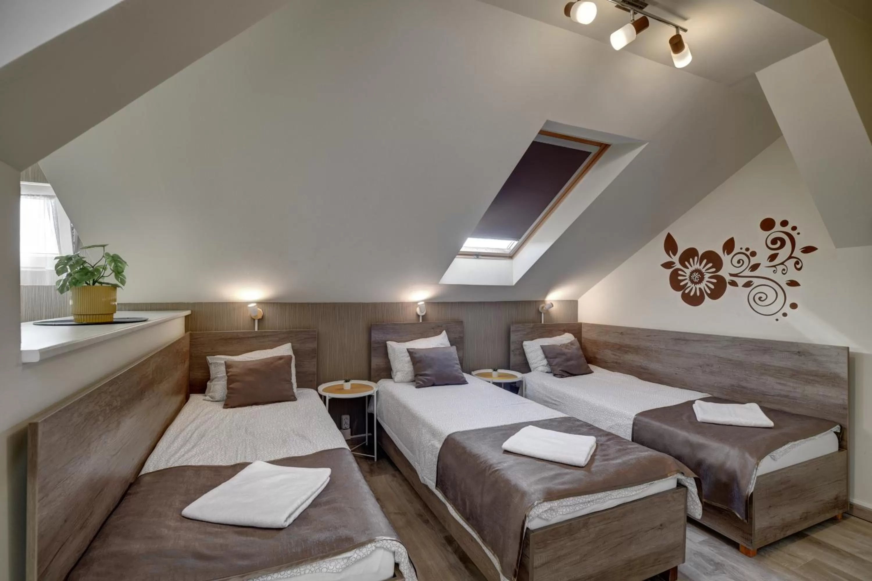 Bed in Familia Panzió & Apartmanház Győr