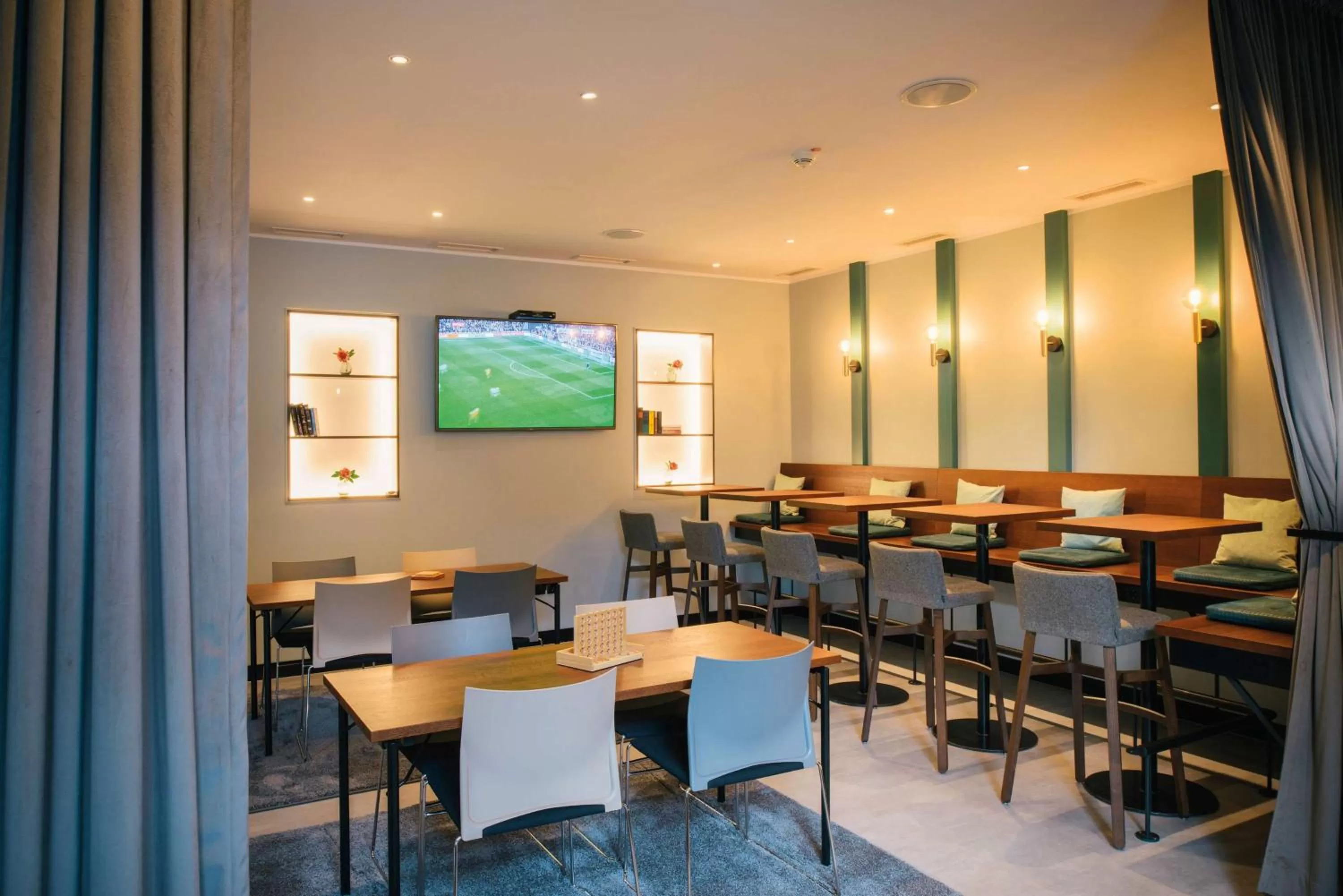 TV and multimedia in Vienna House Easy by Wyndham Castrop-Rauxel