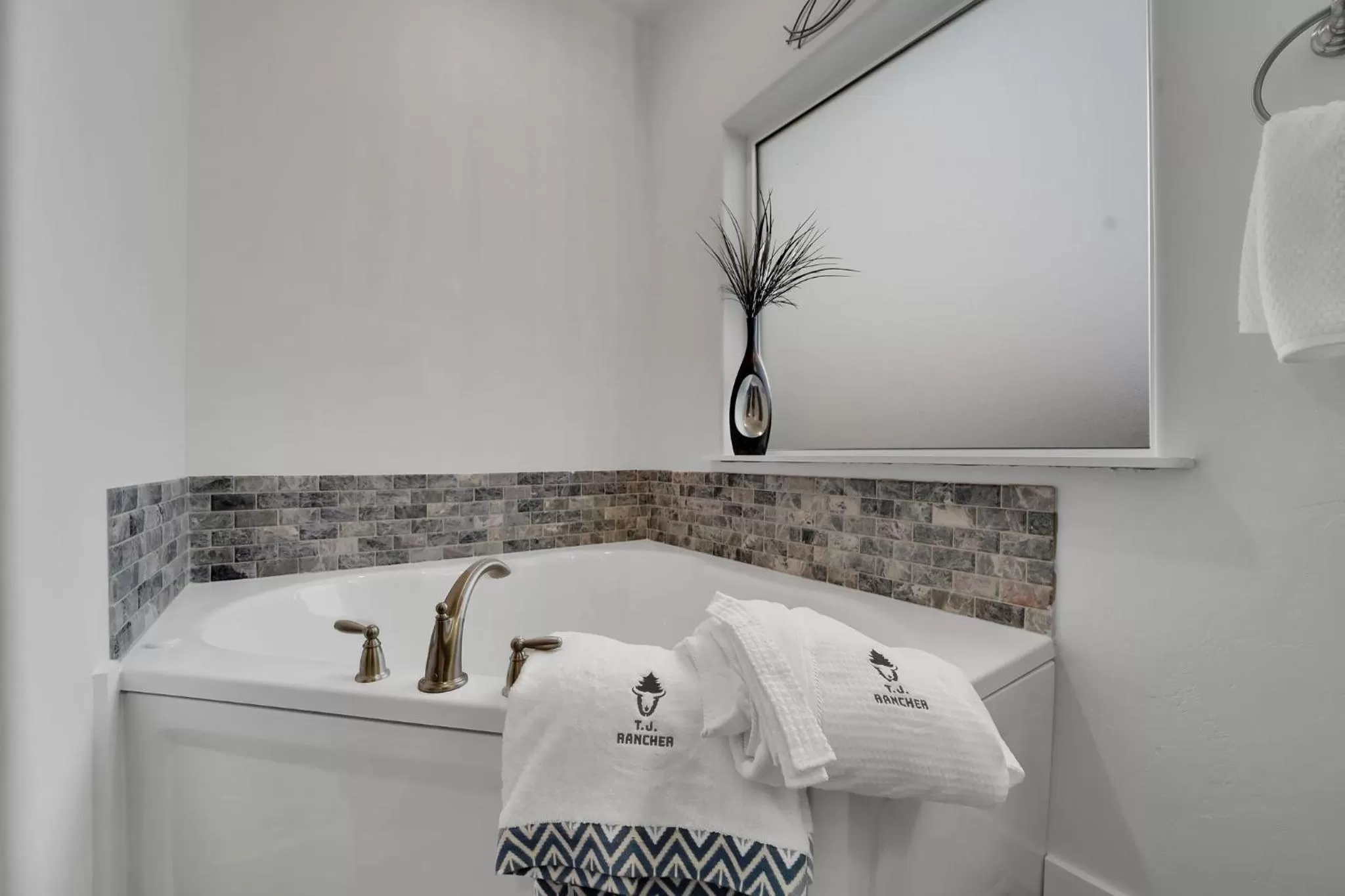 Bathroom in TJ Rancher - West Side Twin Falls