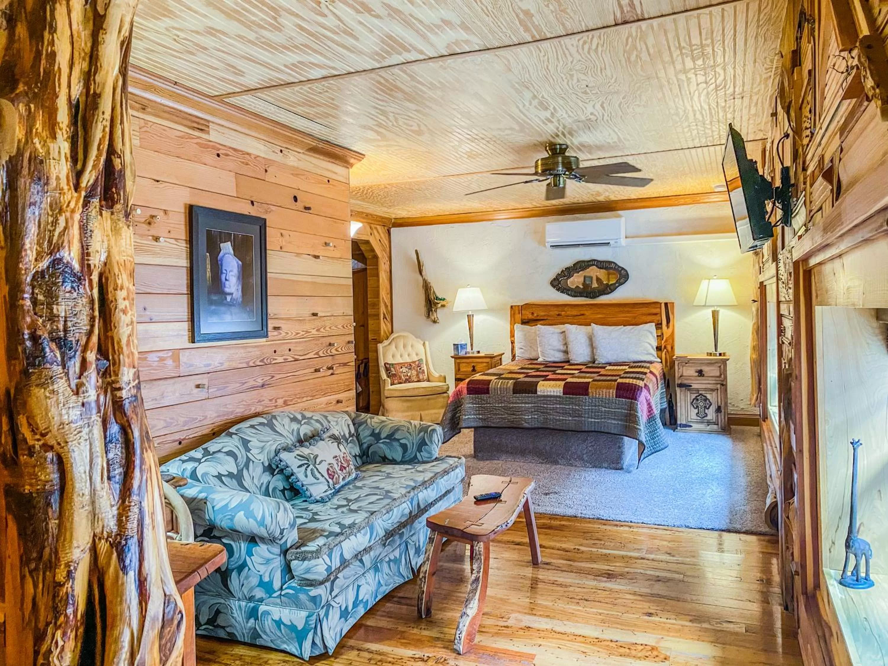 Bed in Inn at the Art Center