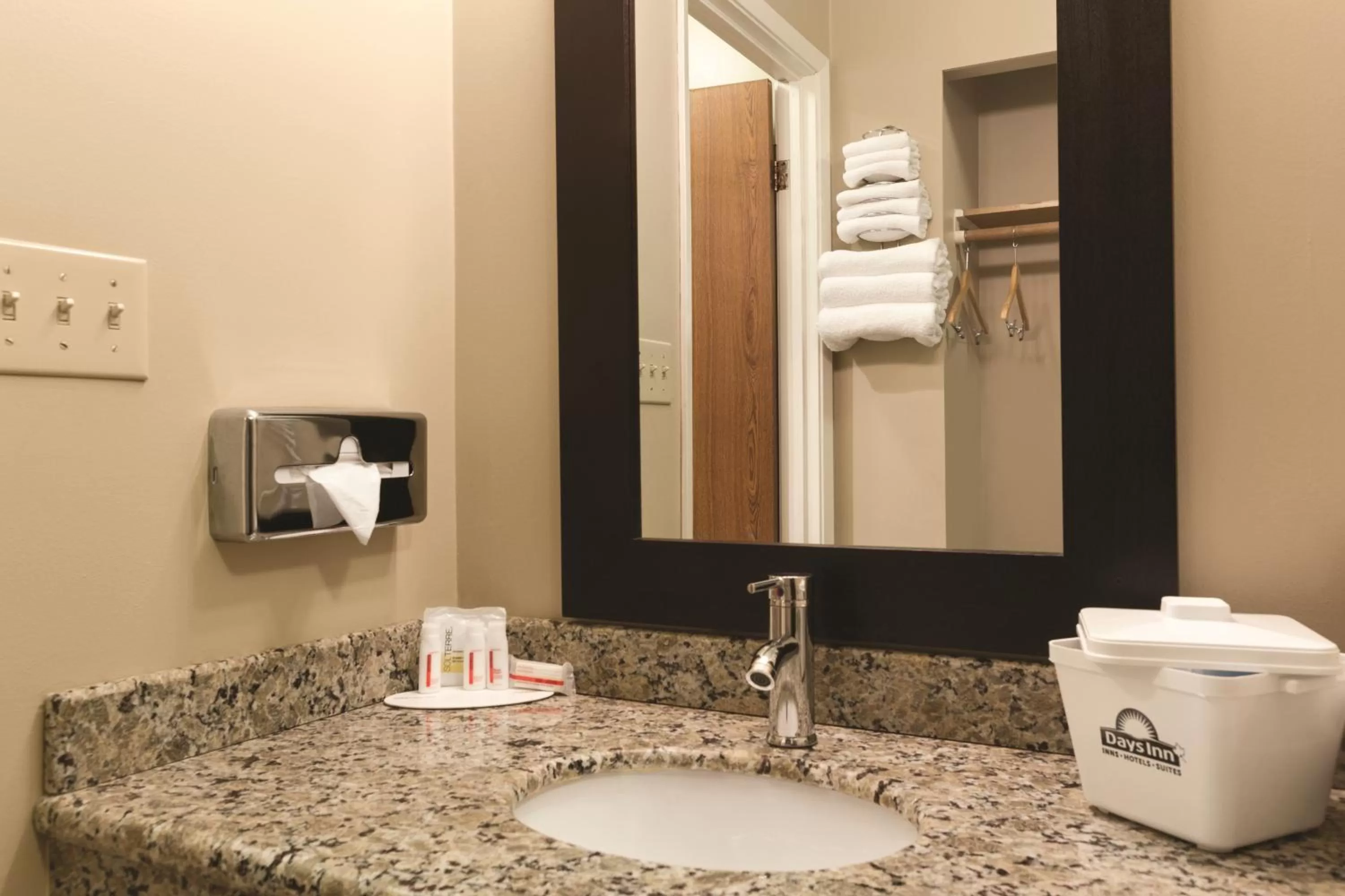  One Queen Bed and One Double Bed (Pool Level) in Days Inn by Wyndham Nanaimo