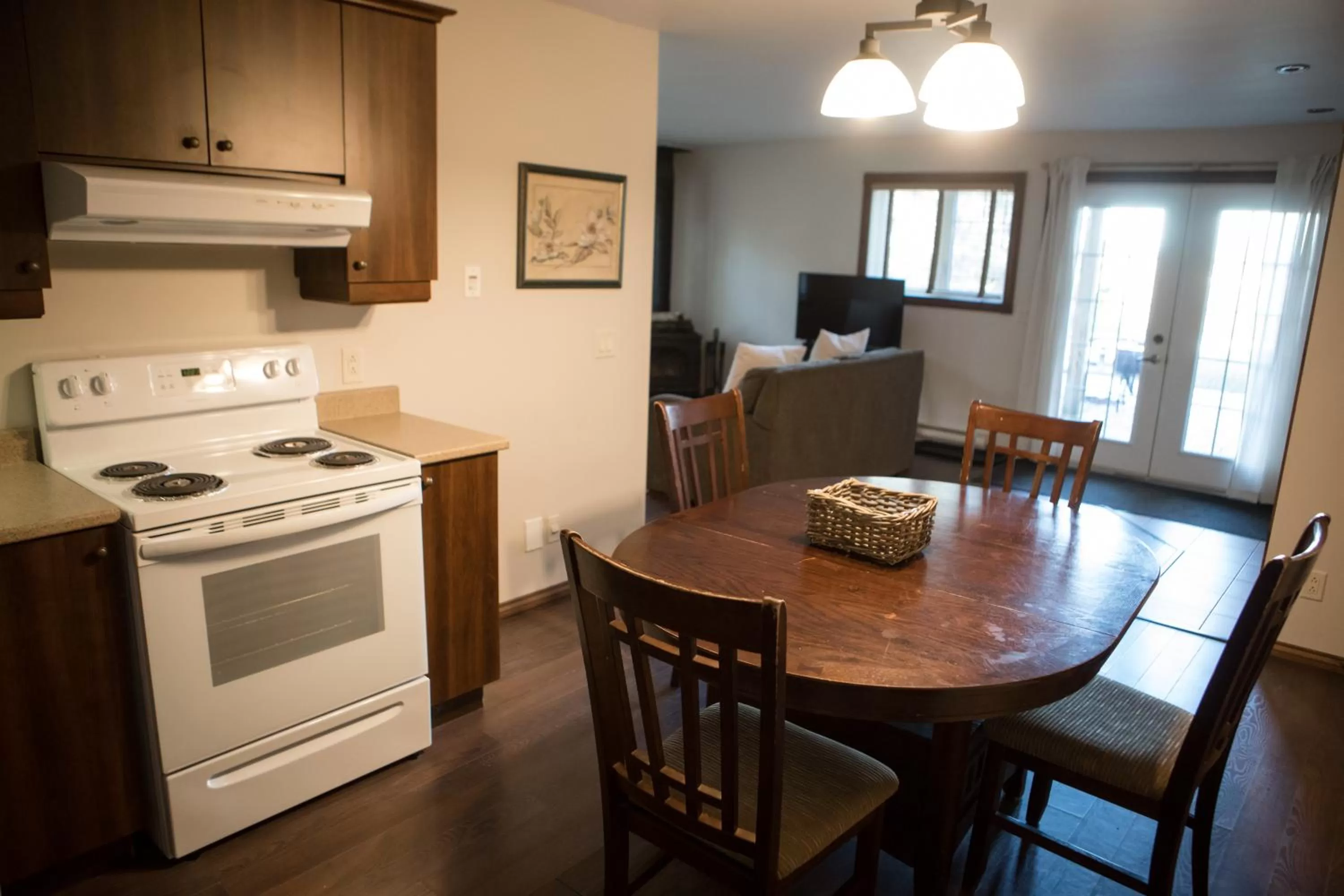 Kitchen/Kitchenette in Le Montagnard, Auberge Hôtel & Chalets