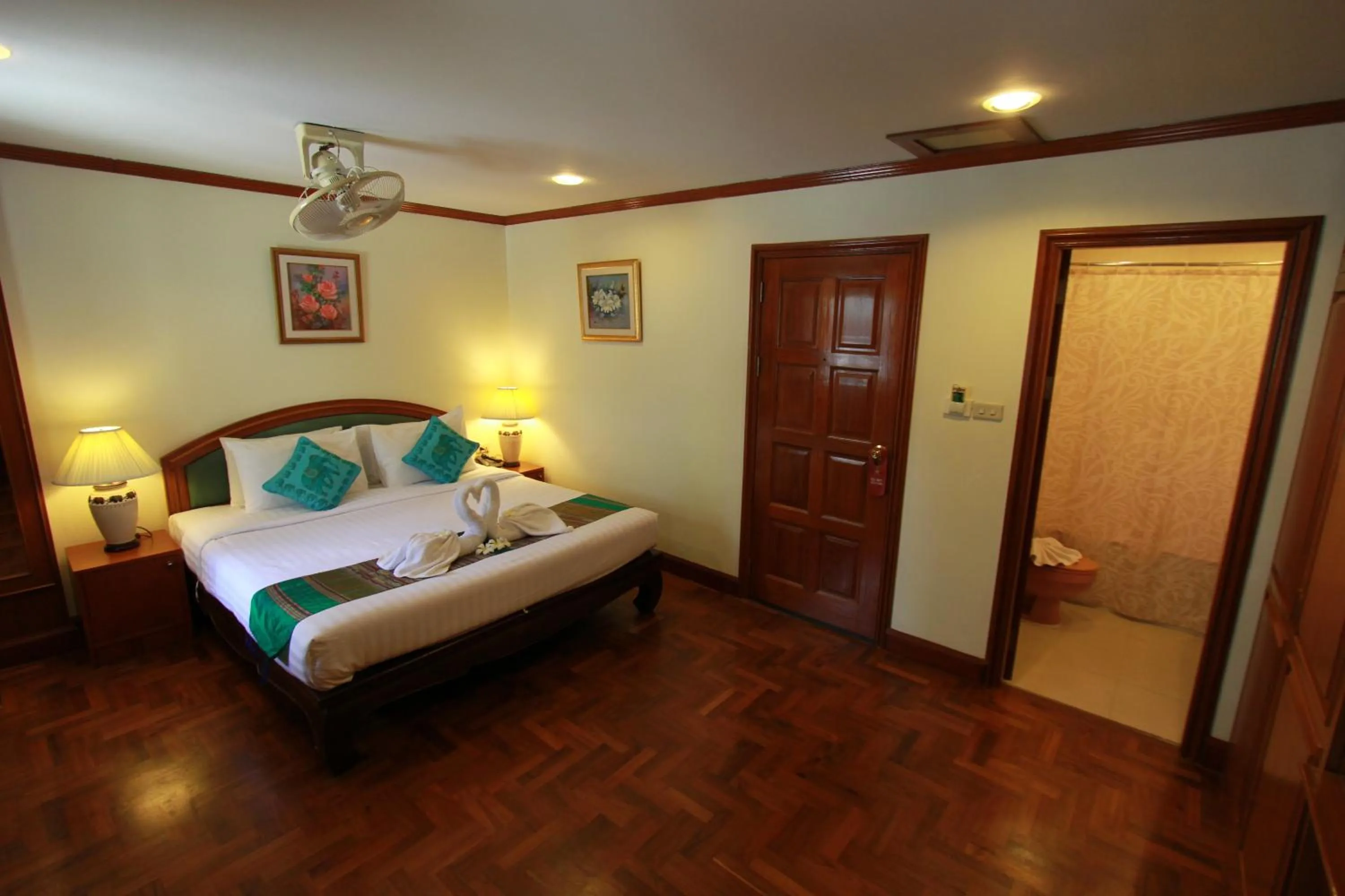 Bedroom, Bed in Hua Hin Golf Villa