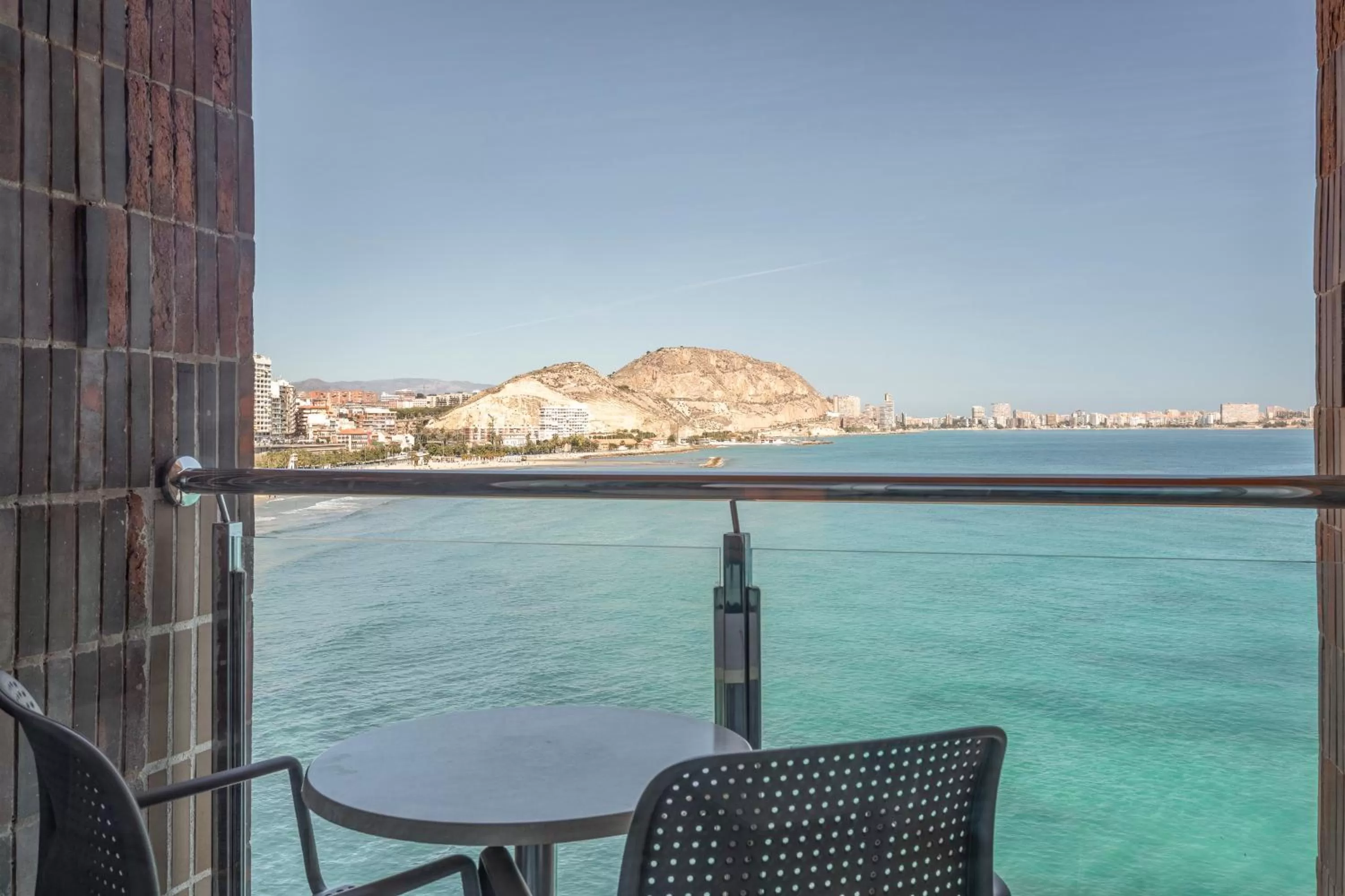 Day in INNSiDE by Meliá Alicante Porta Maris