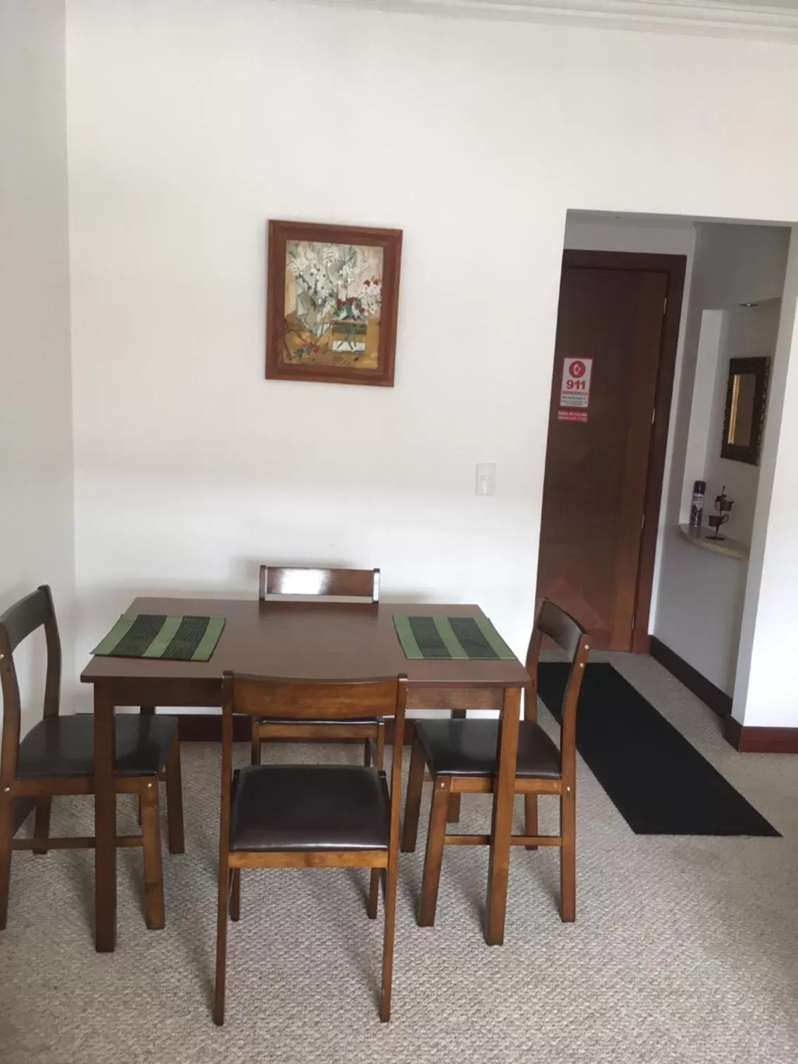 Dining Area in Suites Parque Real