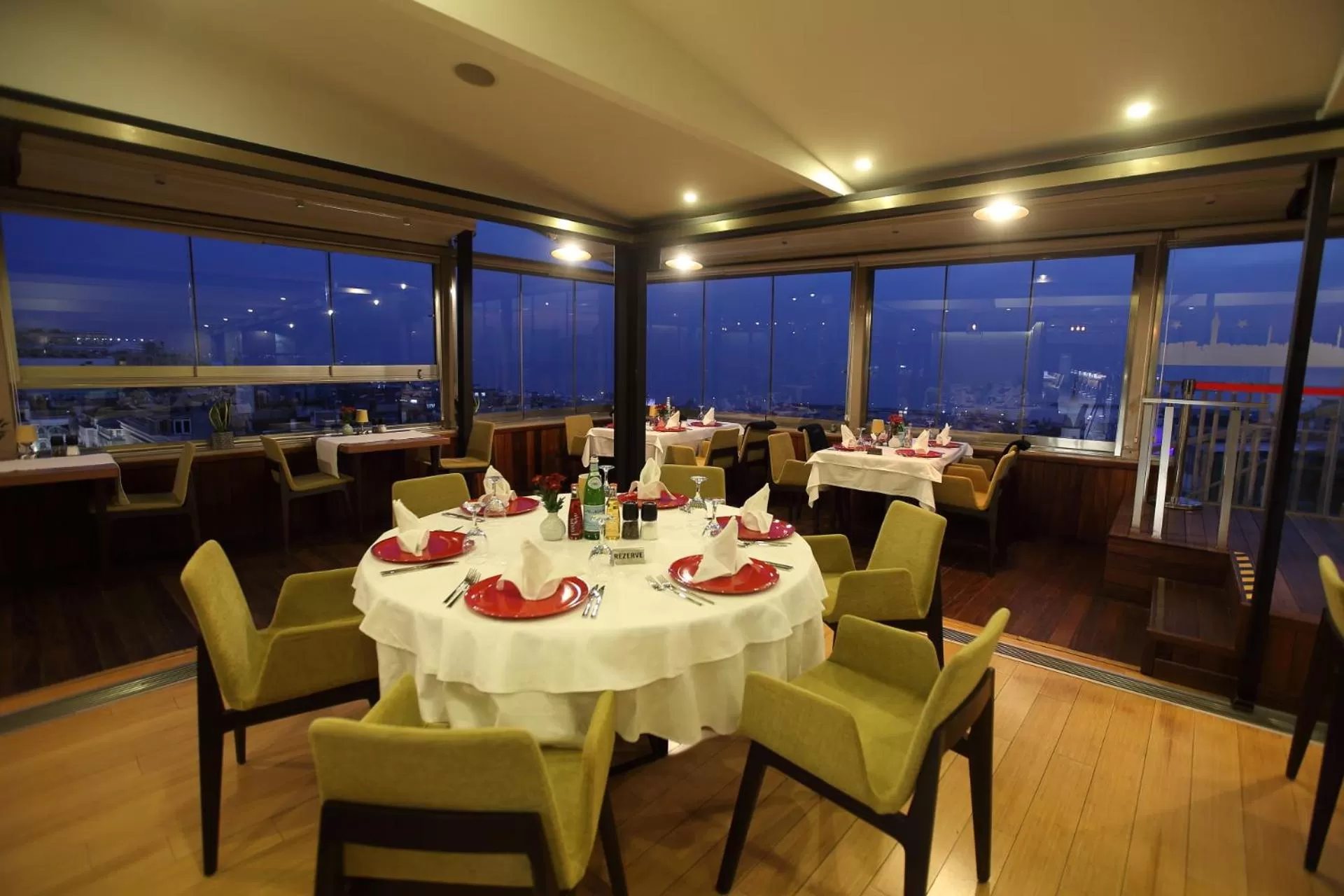Restaurant/places to eat in Antik Hotel Istanbul