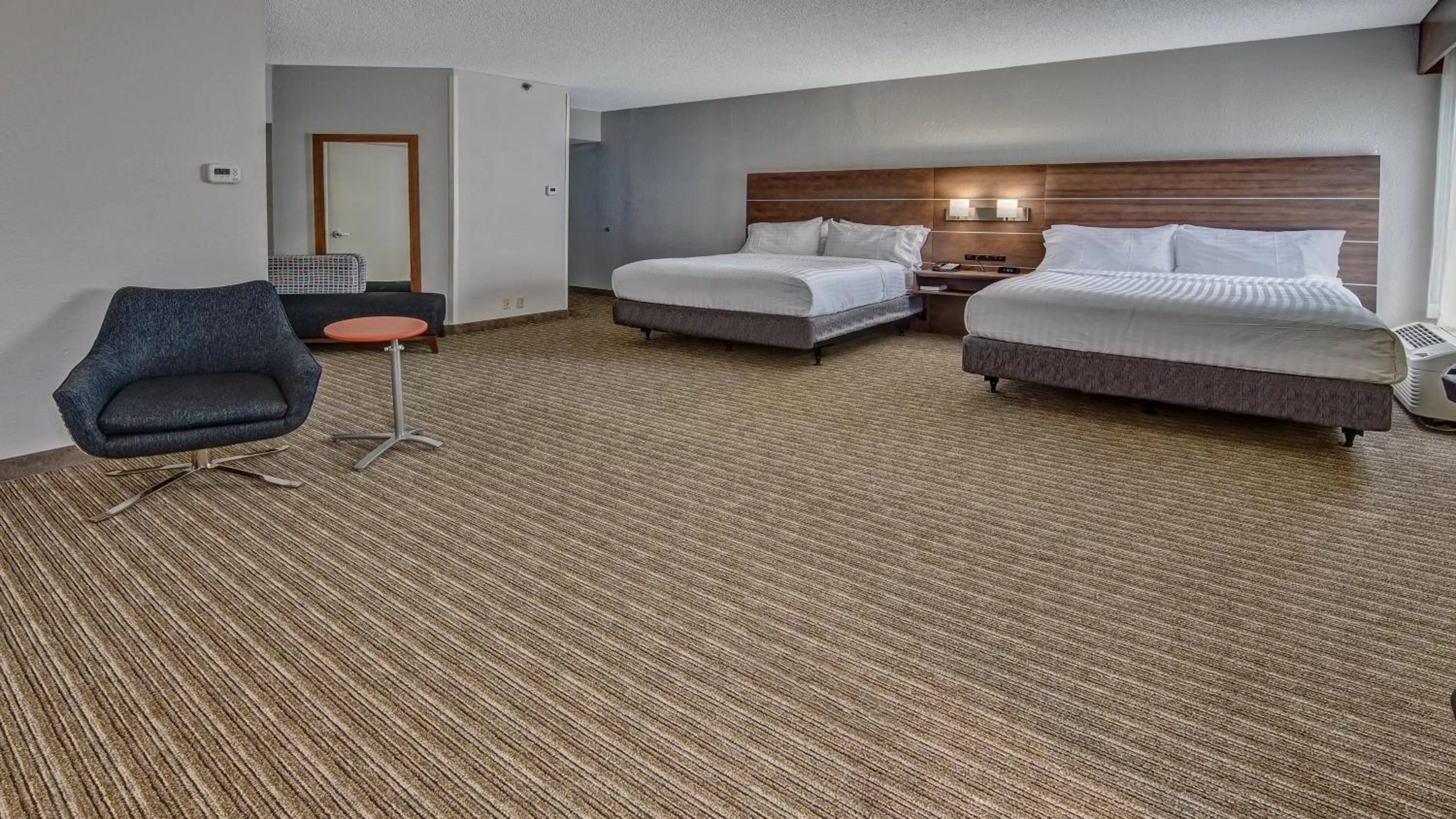 Photo of the whole room, Bed in Holiday Inn Express Memphis Medical Center - Midtown by IHG