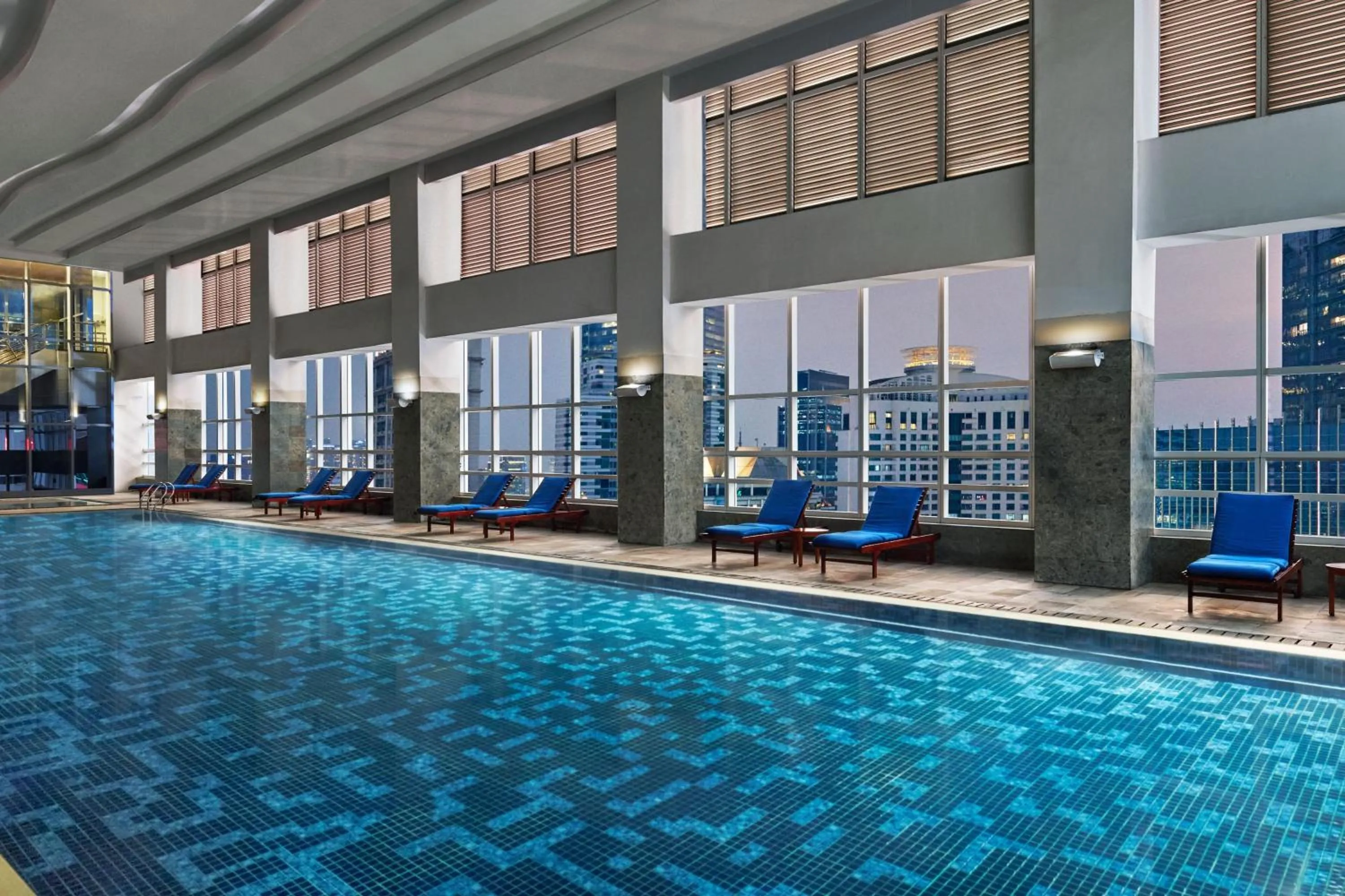Swimming pool in The Mayflower, Jakarta-Marriott Executive Apartments