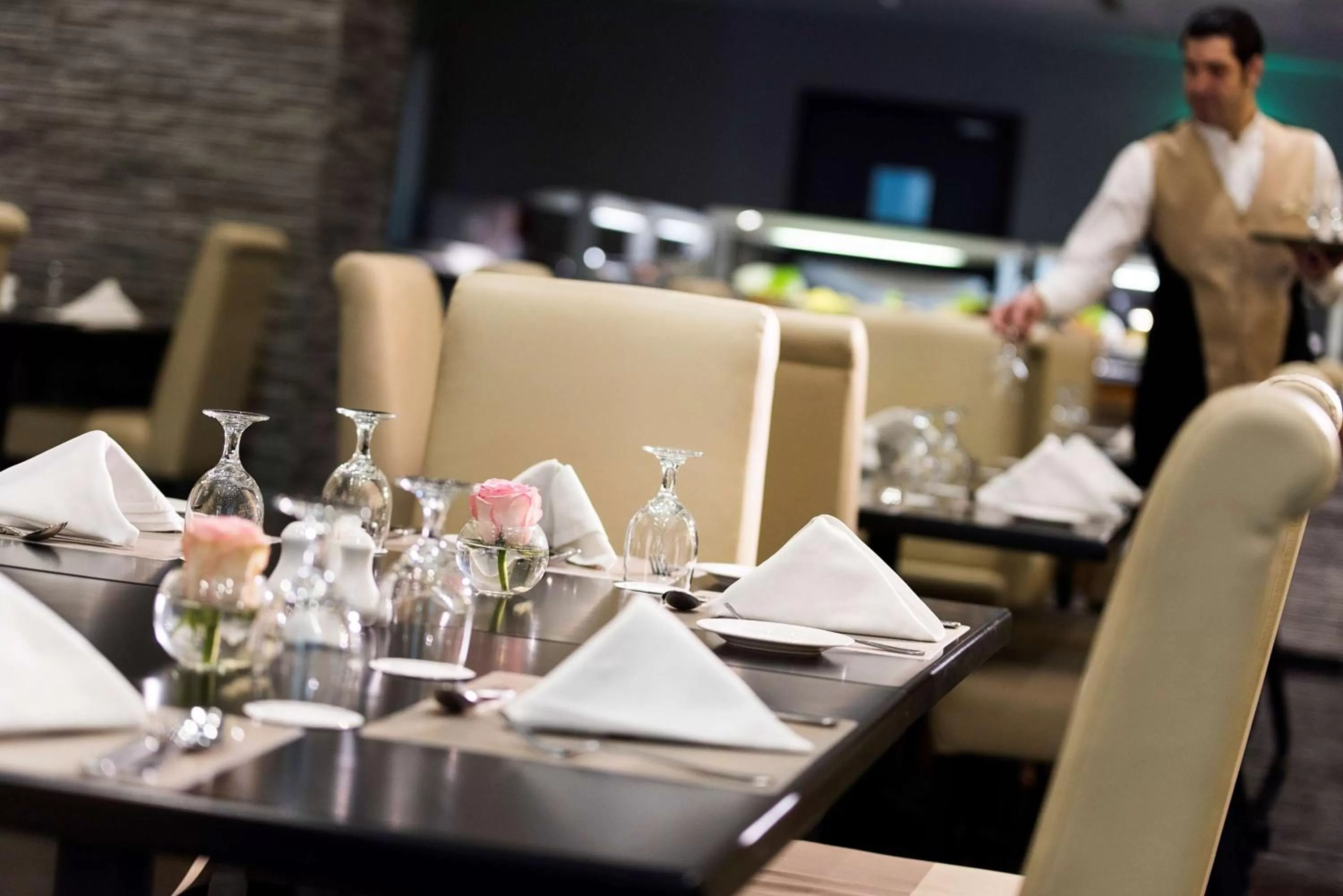 Restaurant/places to eat in Best Western Plus Doha