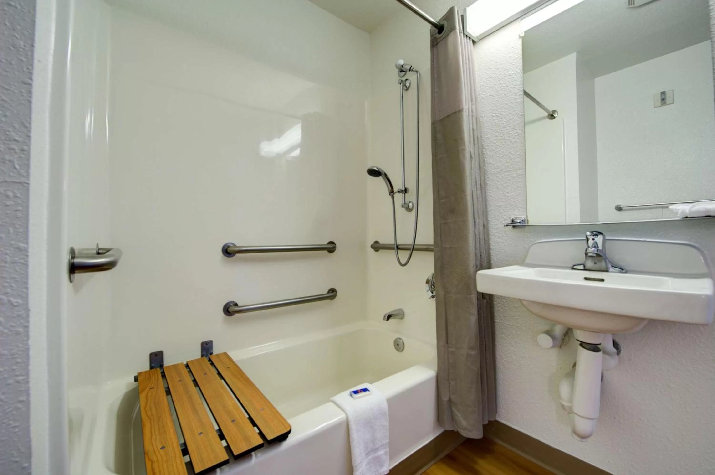 Bathroom in Motel 6-Seattle, WA - Airport