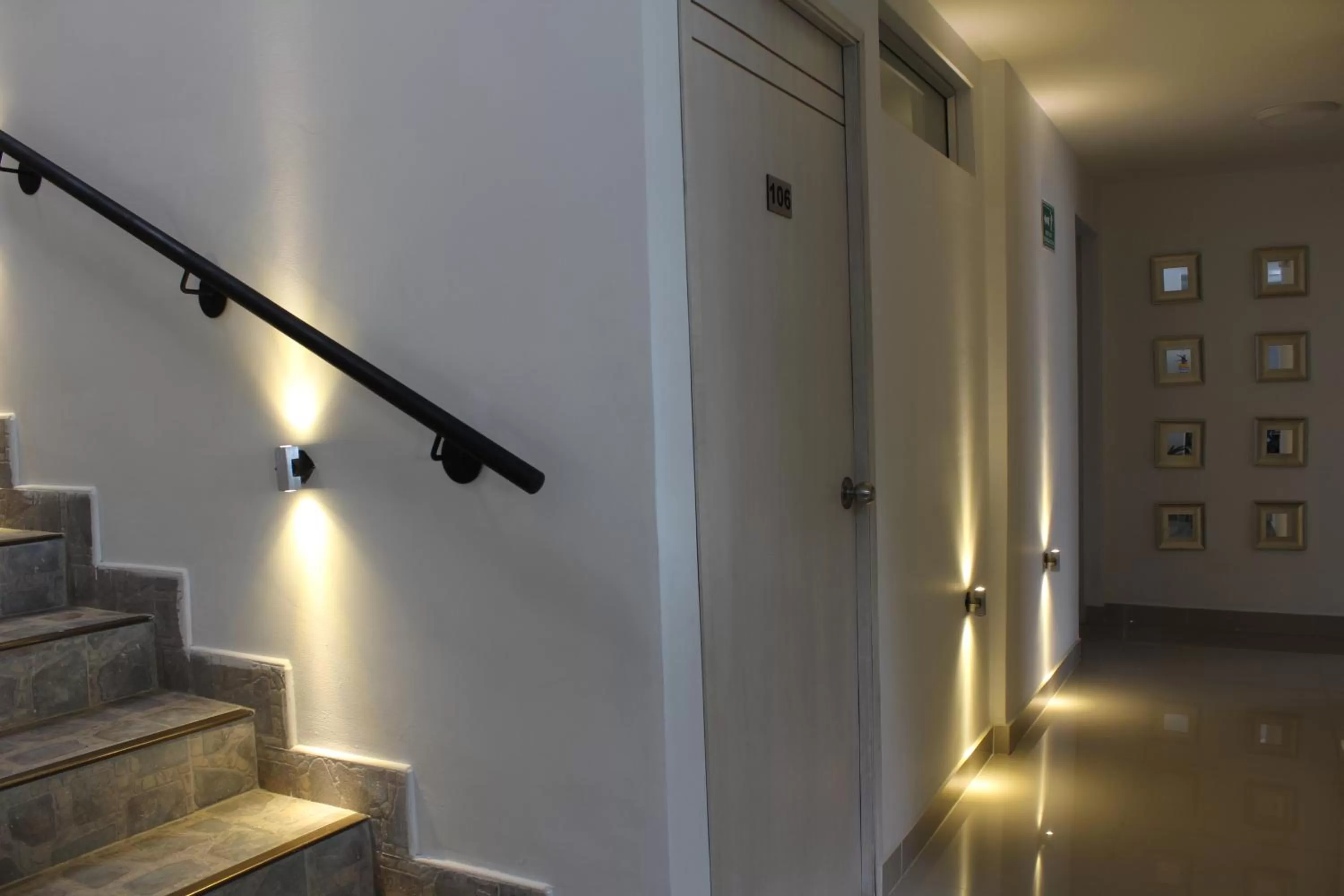 Lobby or reception, Bathroom in Hotel Boutique Plaza