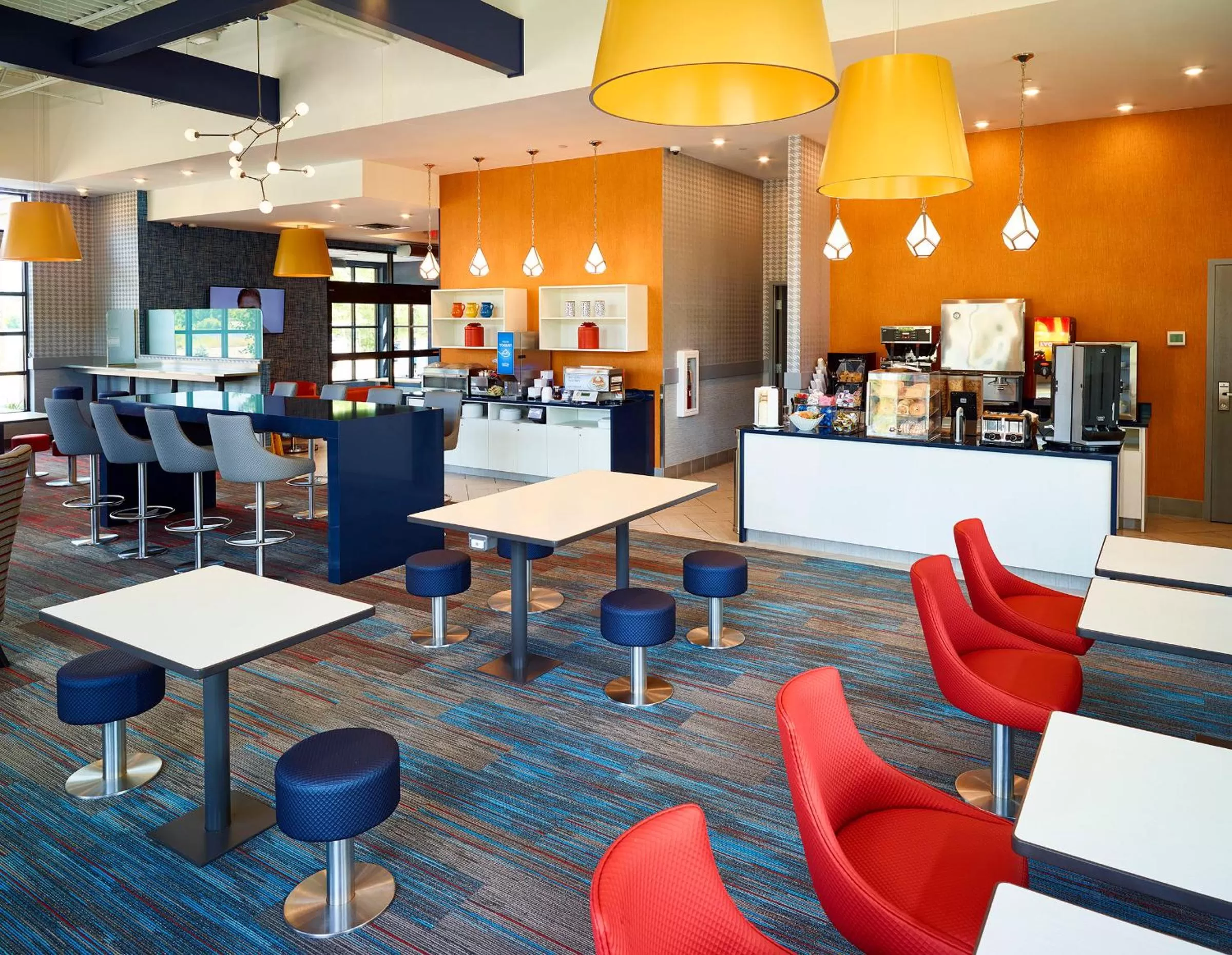 Buffet breakfast in LivINN Hotel St Paul East / Maplewood