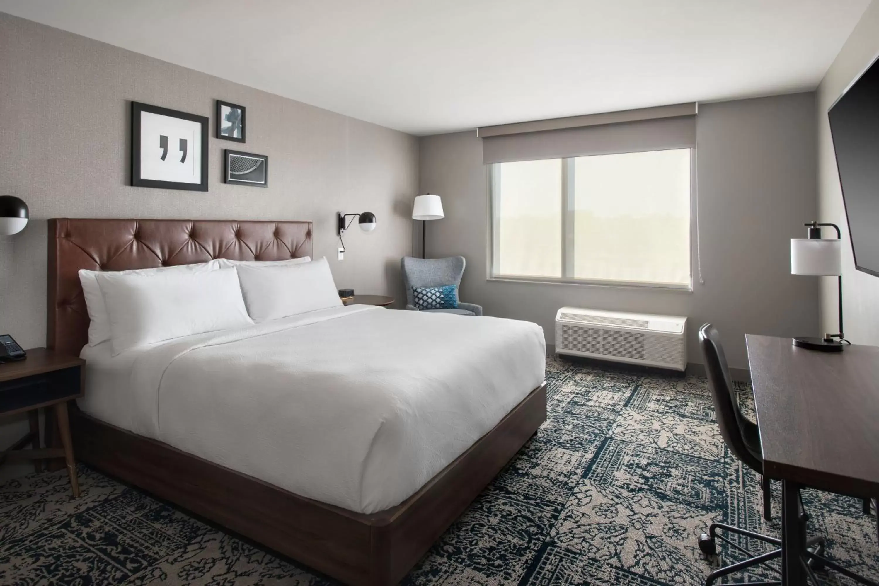 Guest Room, 1 King in Four Points by Sheraton Albany Guest Room, 1 King in Four Points by Sheraton Albany