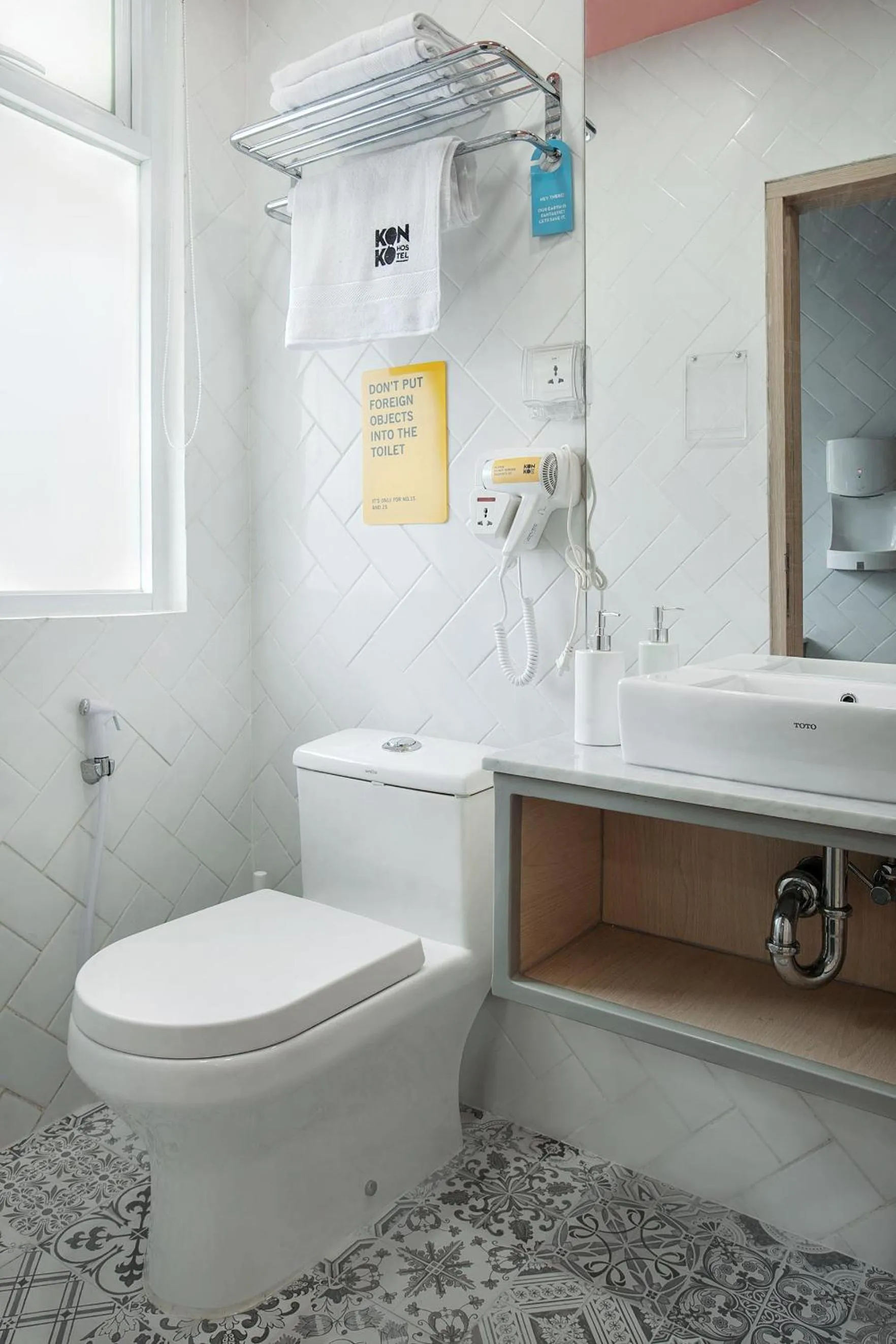 Bathroom in Konko Hostel Jakarta