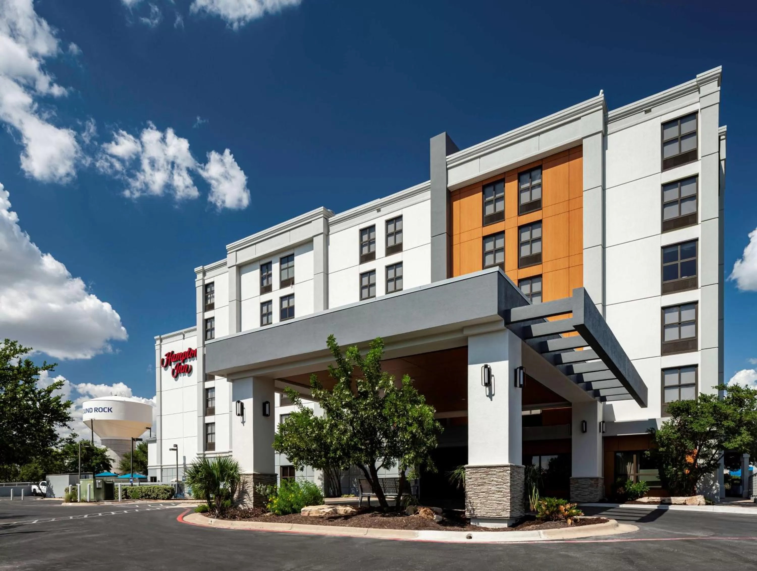 Property building in Hampton Inn Austin Round Rock