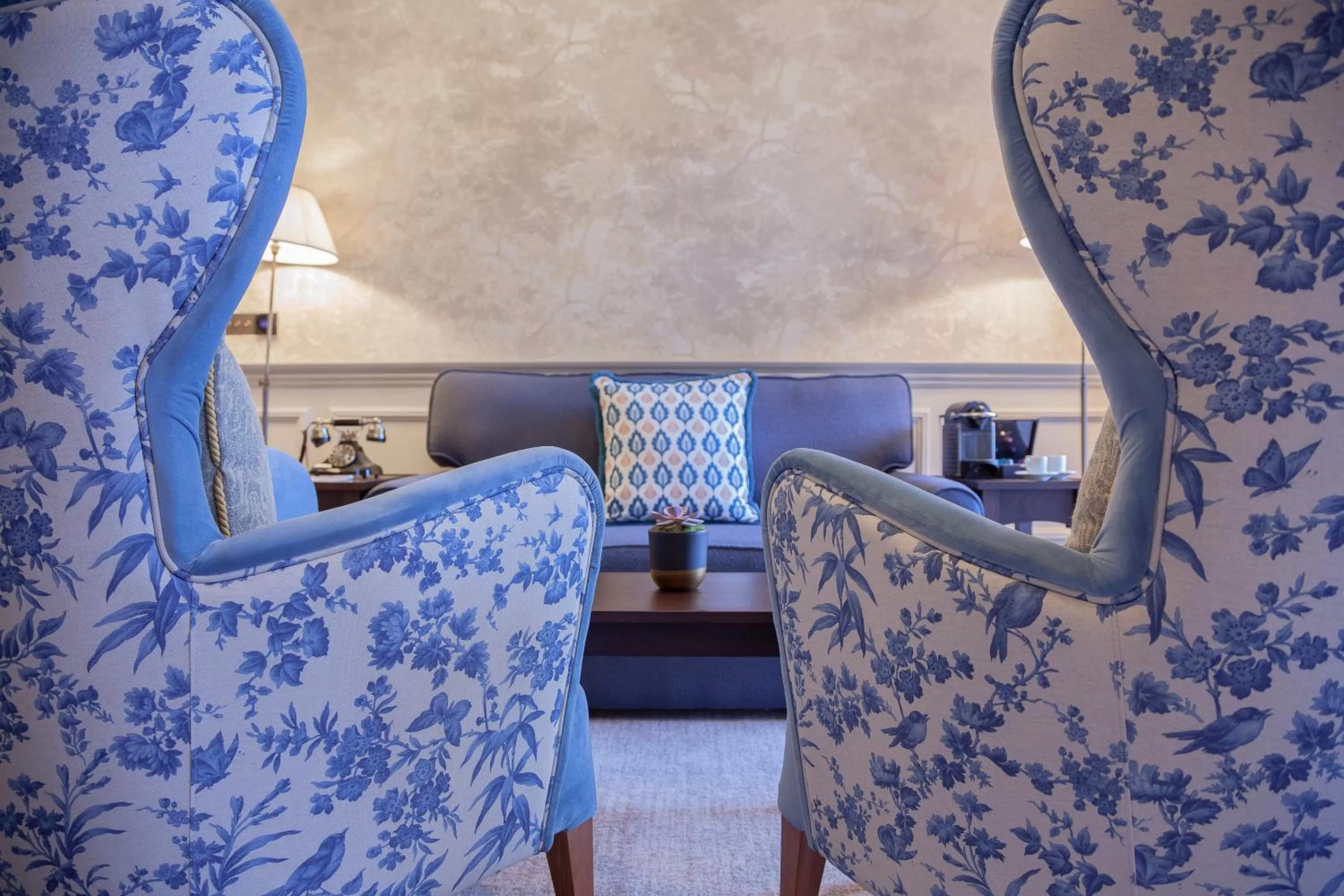 Living room in Richmond Hill Hotel