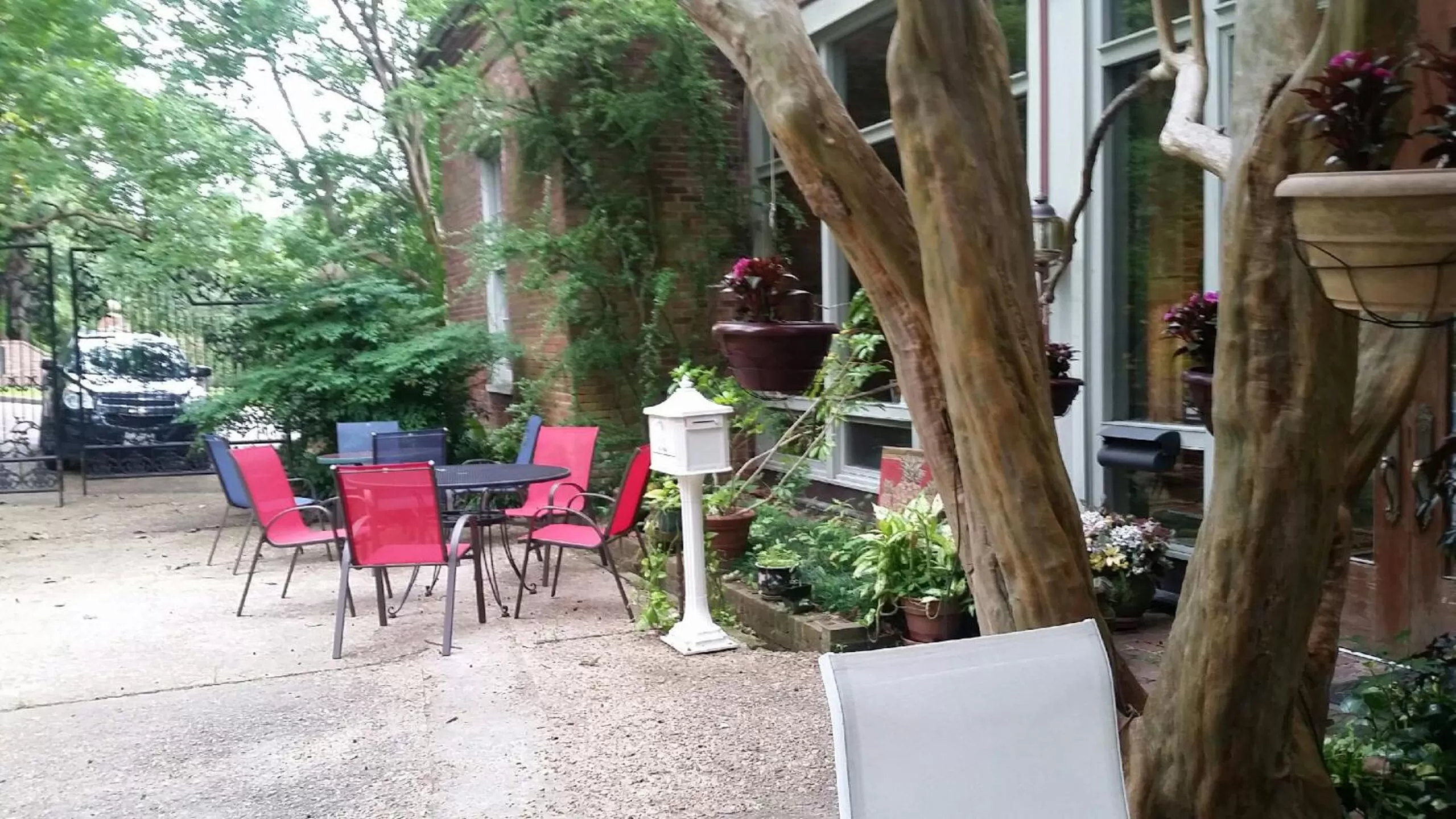 Patio in Corners Mansion Inn - A Bed and Breakfast