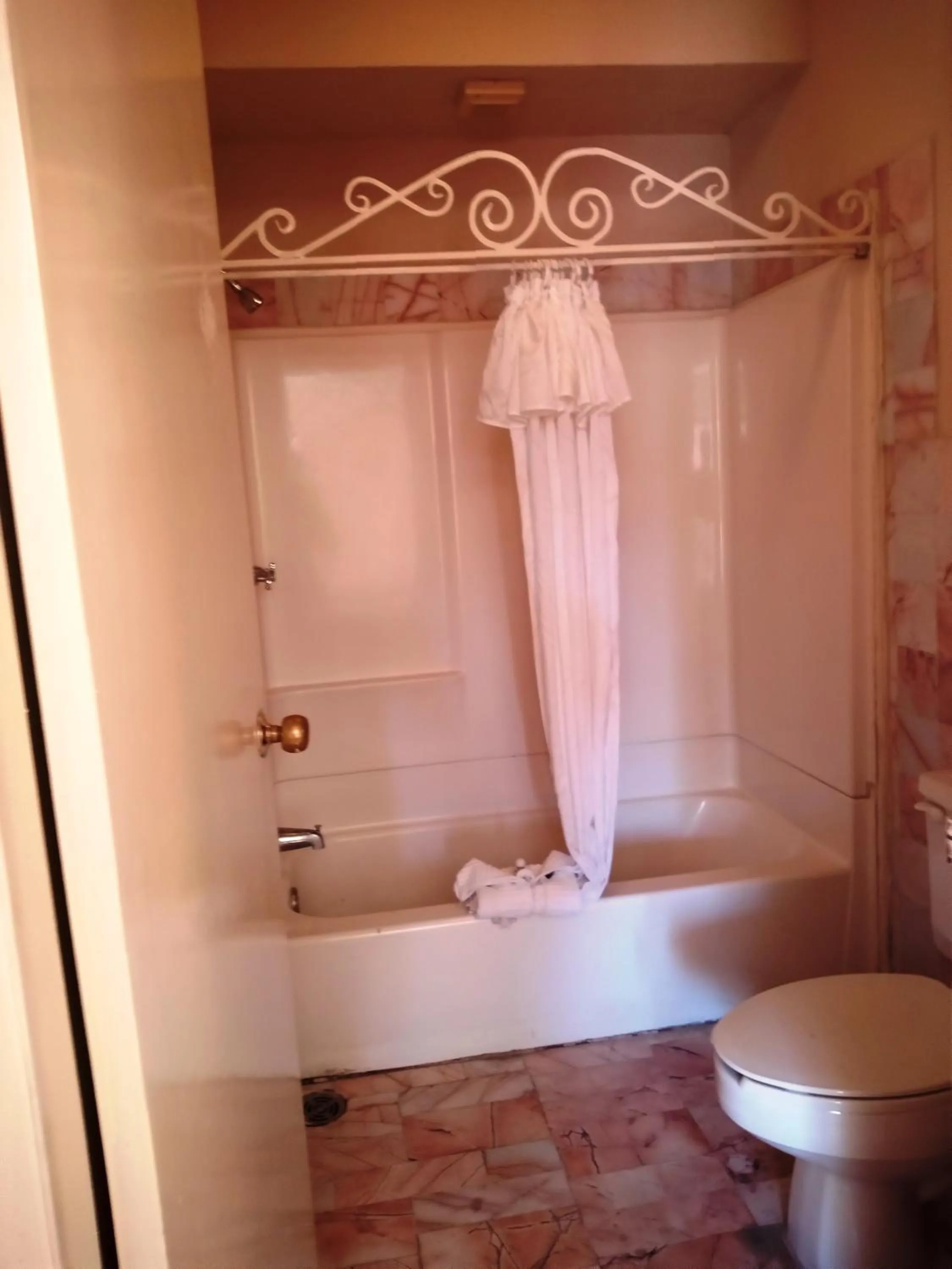 Los Jitos Hotel & Suites