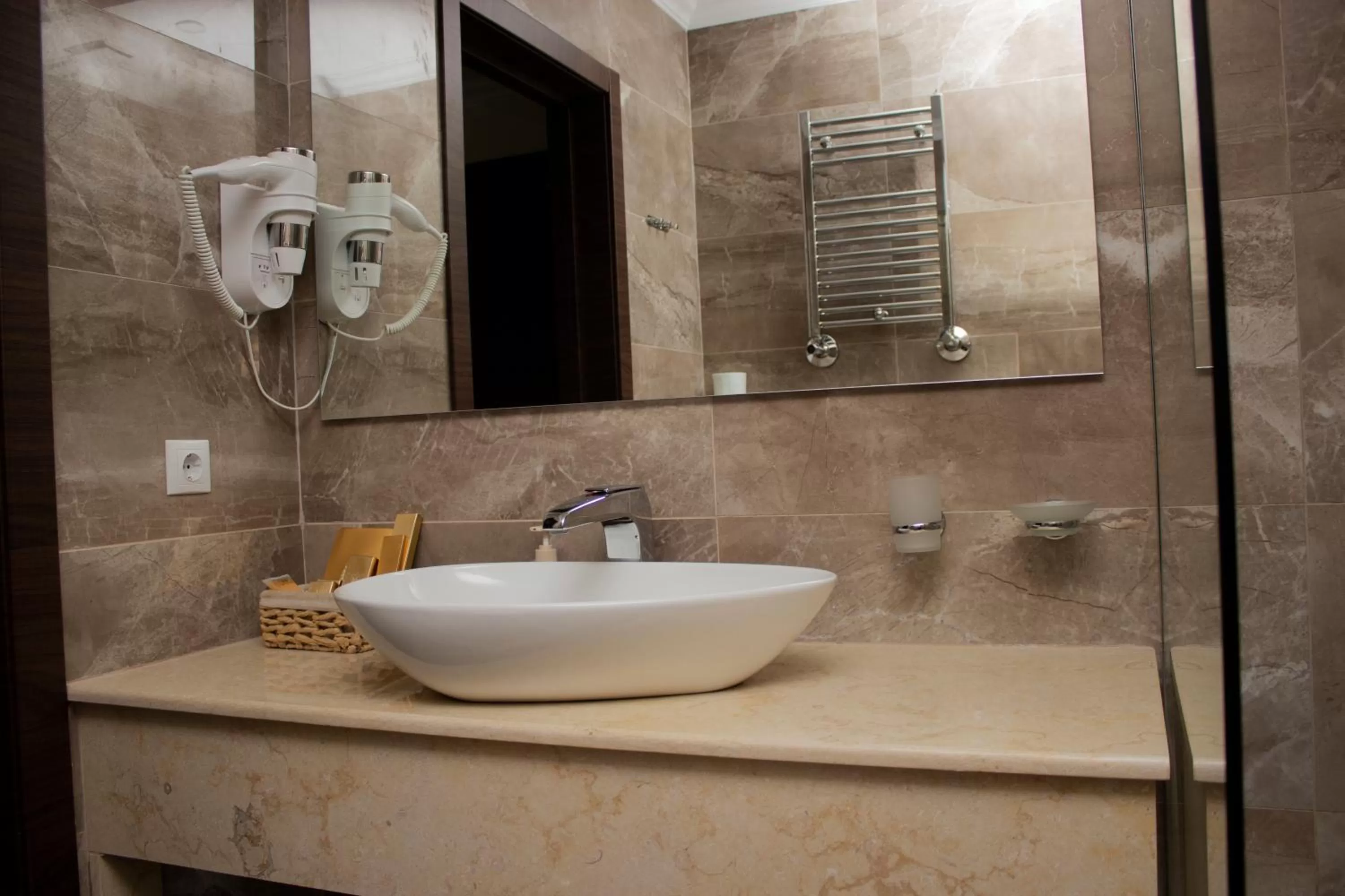 Bathroom in Bernardazzi Grand Hotel