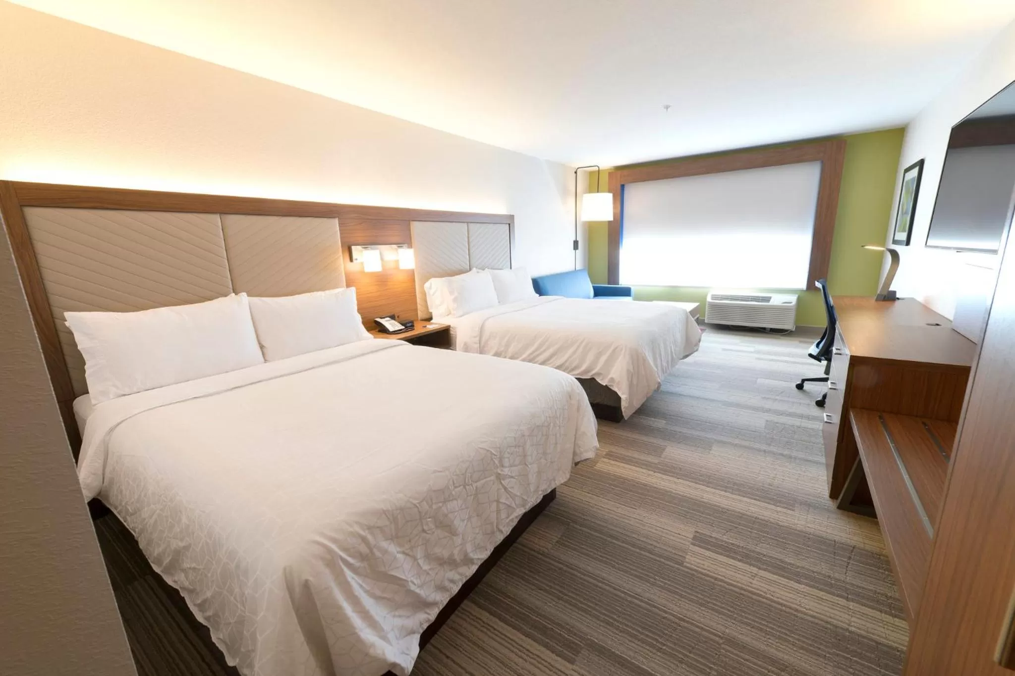 Photo of the whole room, Bed in Holiday Inn Express & Suites - Millersburg by IHG