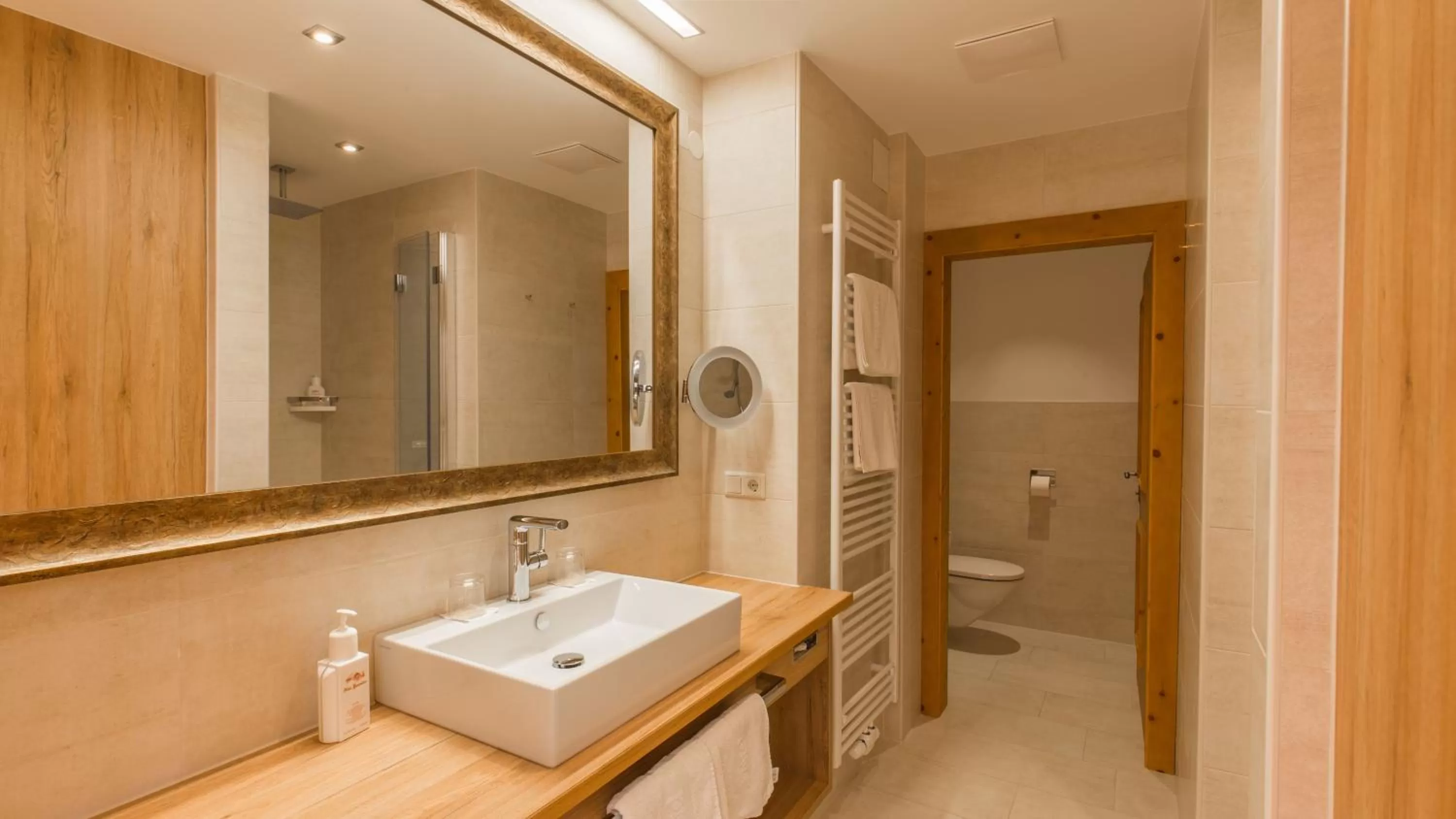 Bathroom in Hotel Spielmann