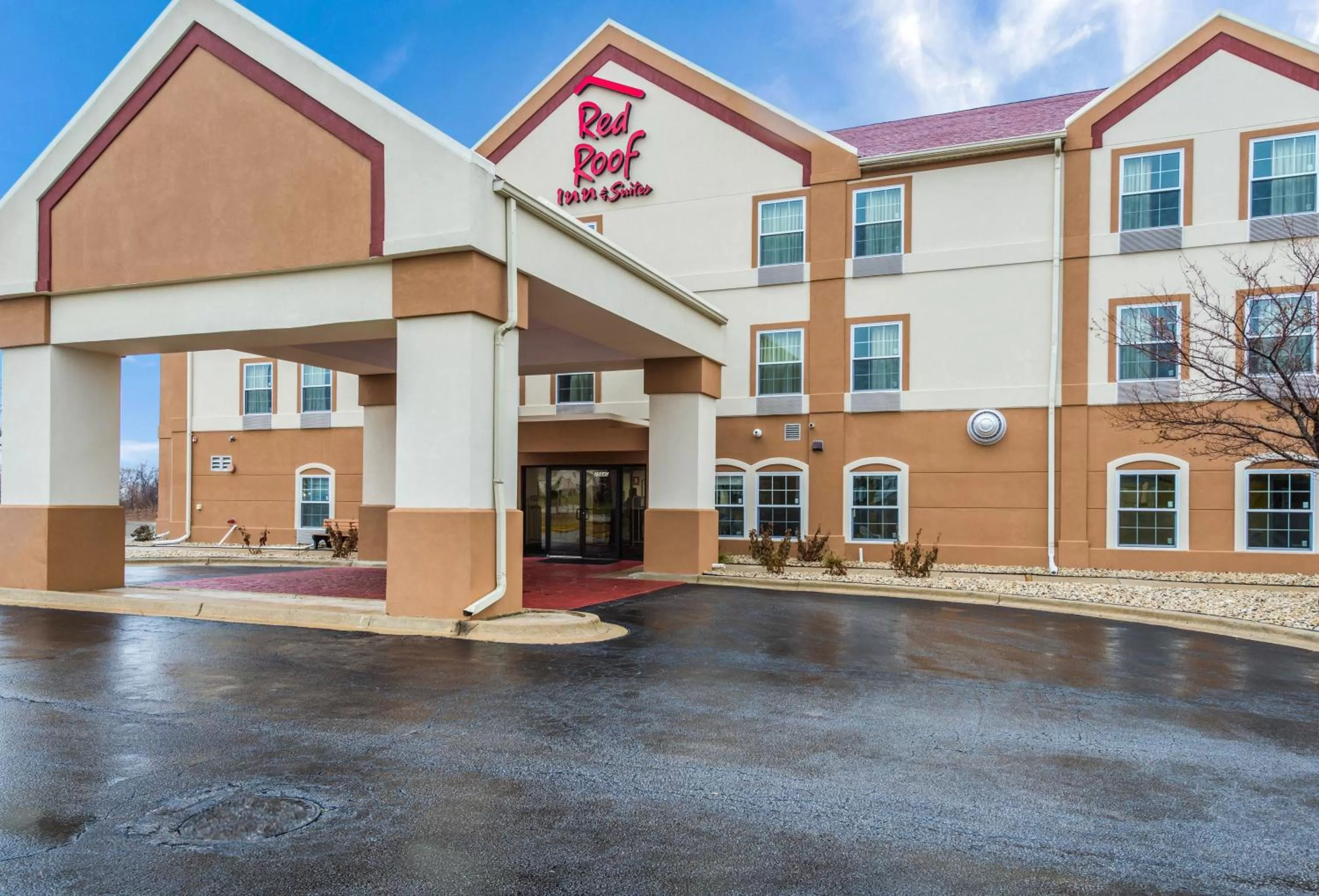 Property building in Red Roof Inn & Suites Monee