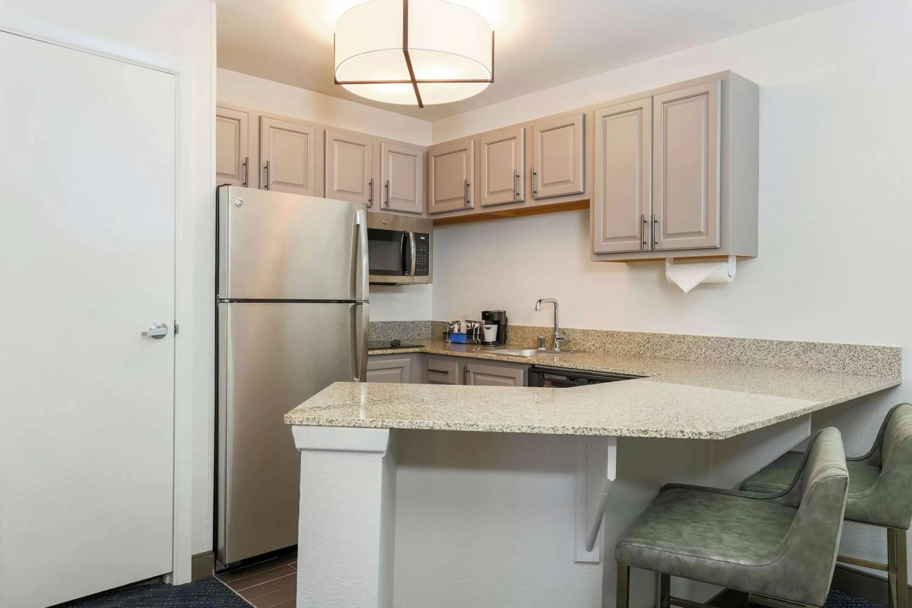 Kitchen or kitchenette in Hampton Inn & Suites Denver Tech Center