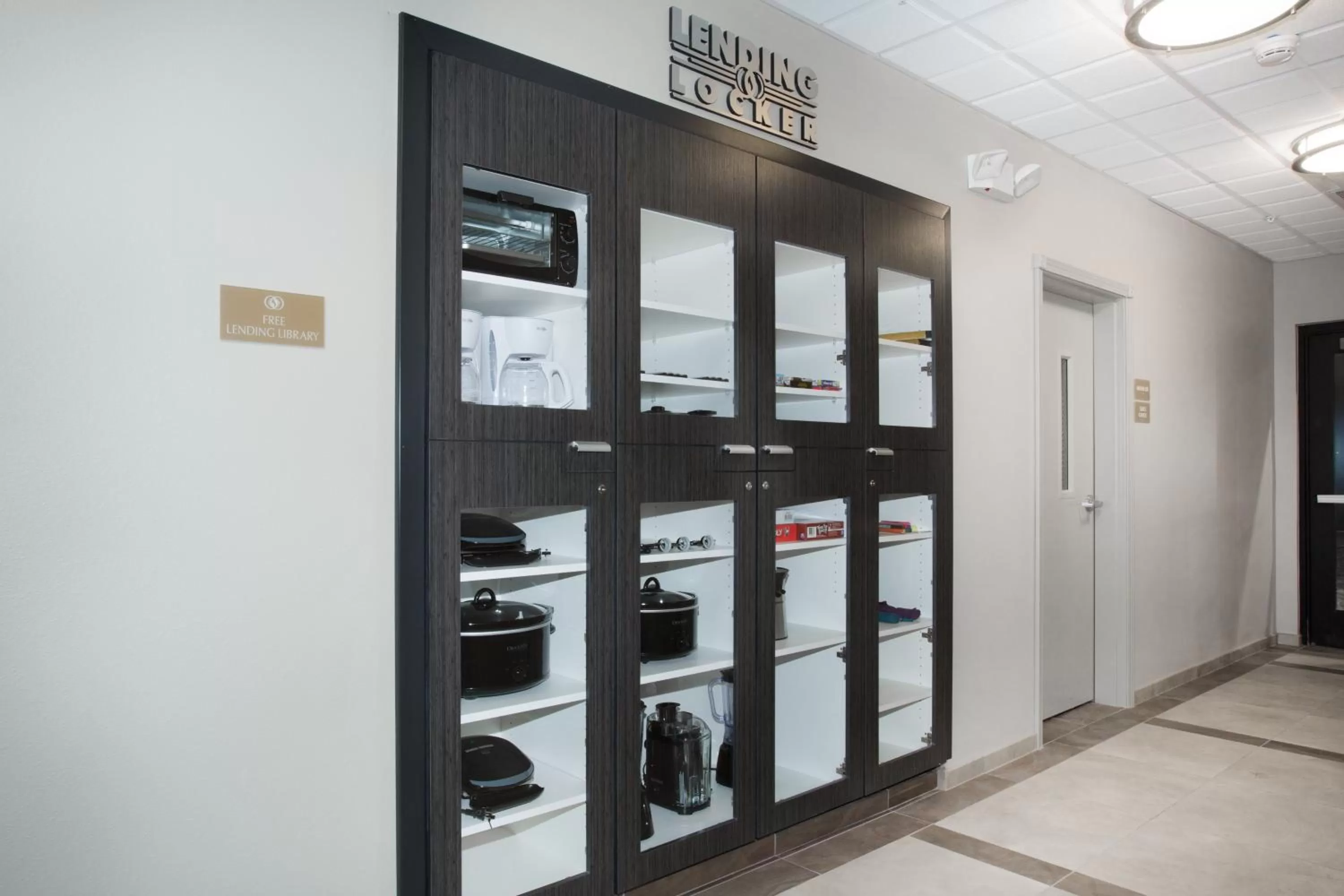 Lobby or reception in Candlewood Suites Pueblo by IHG