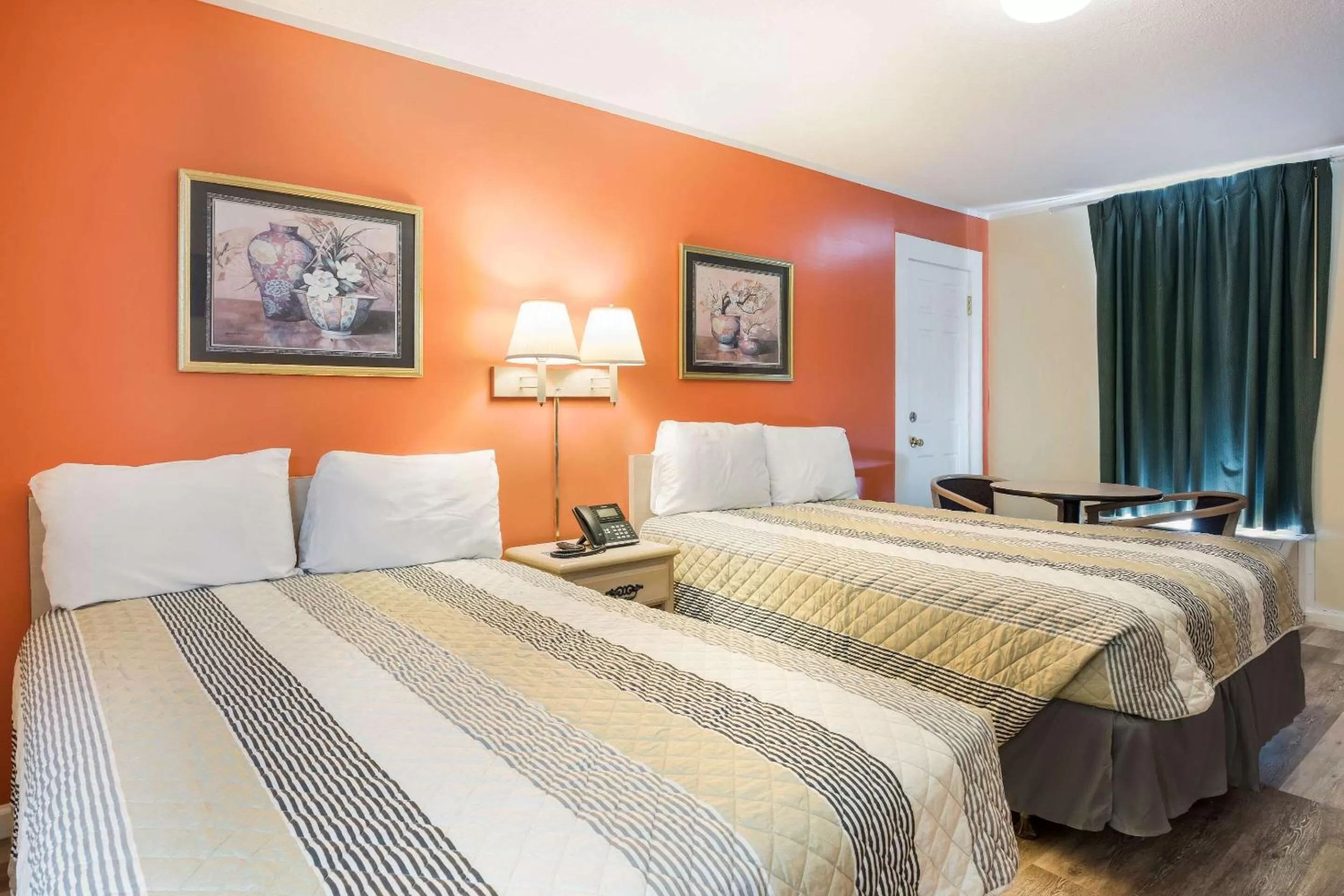 Photo of the whole room, Bed in Rodeway Inn Cecil