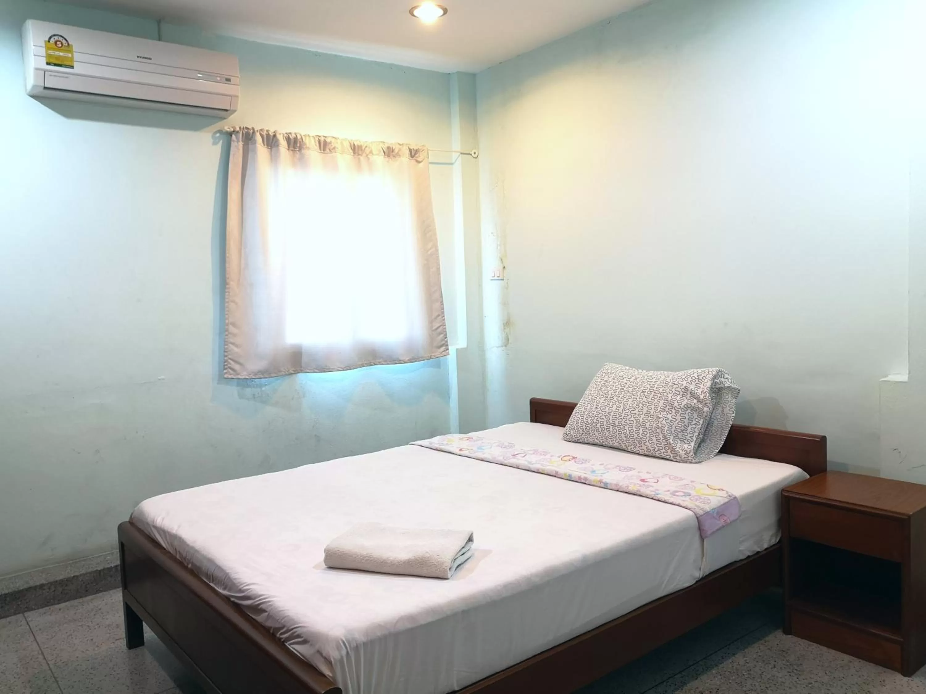 Single Room with Private Bathroom - single occupancy in Excel Hotel Bangkok former Sri Krungthep Hotel