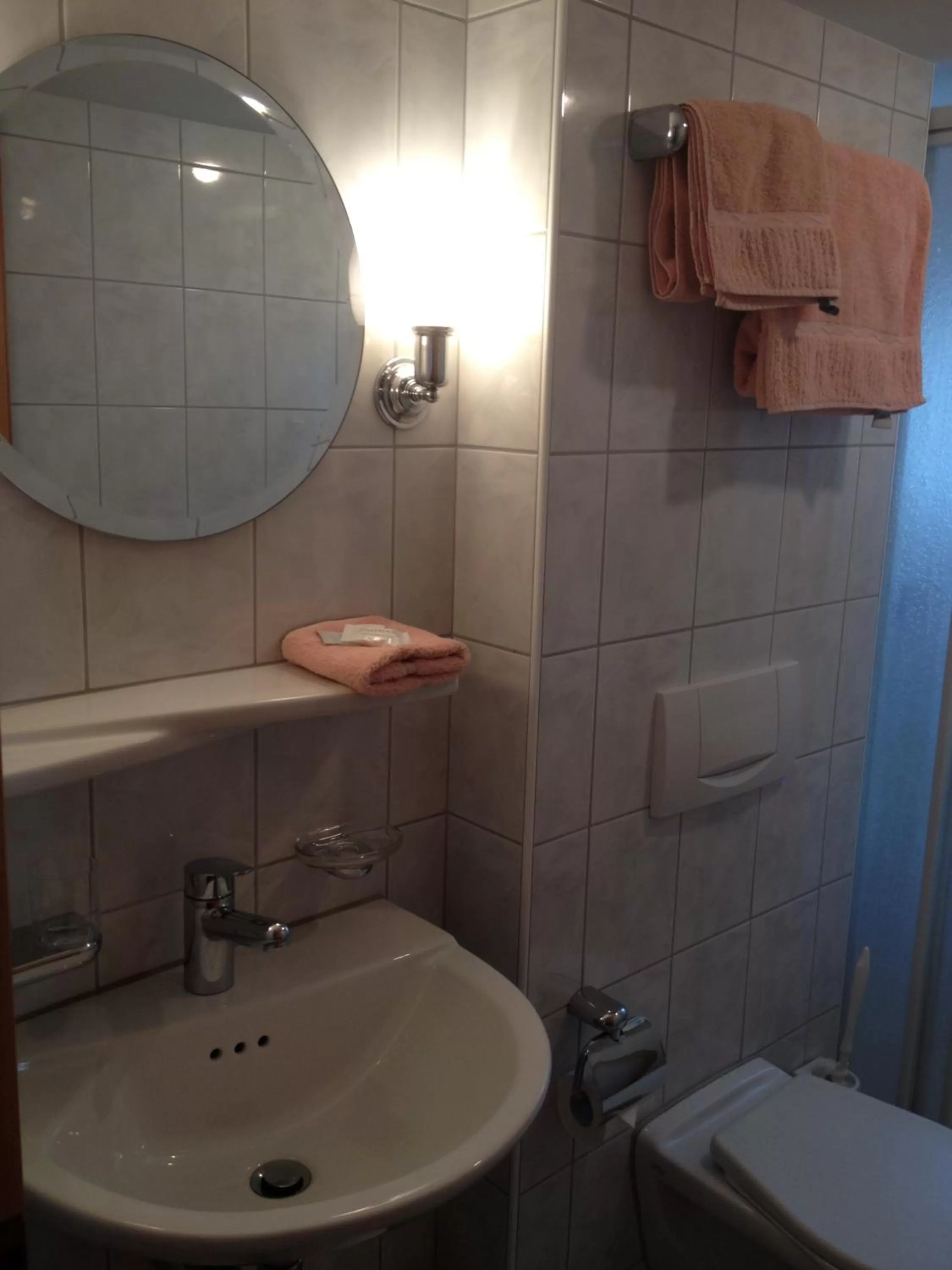 Bathroom in Café-Conditorei Hotel Huber