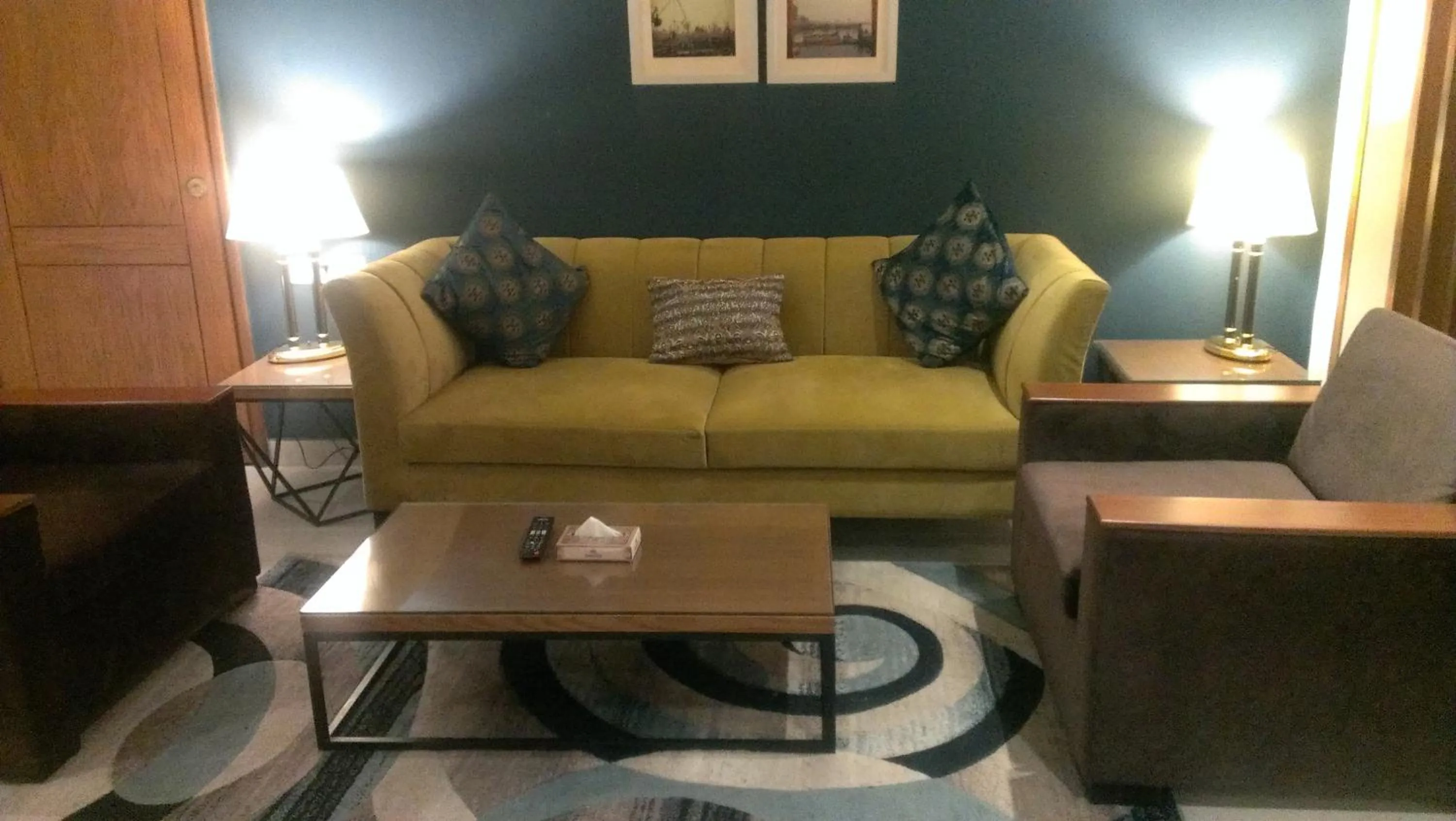 Regent Plaza Hotel & Convention Center