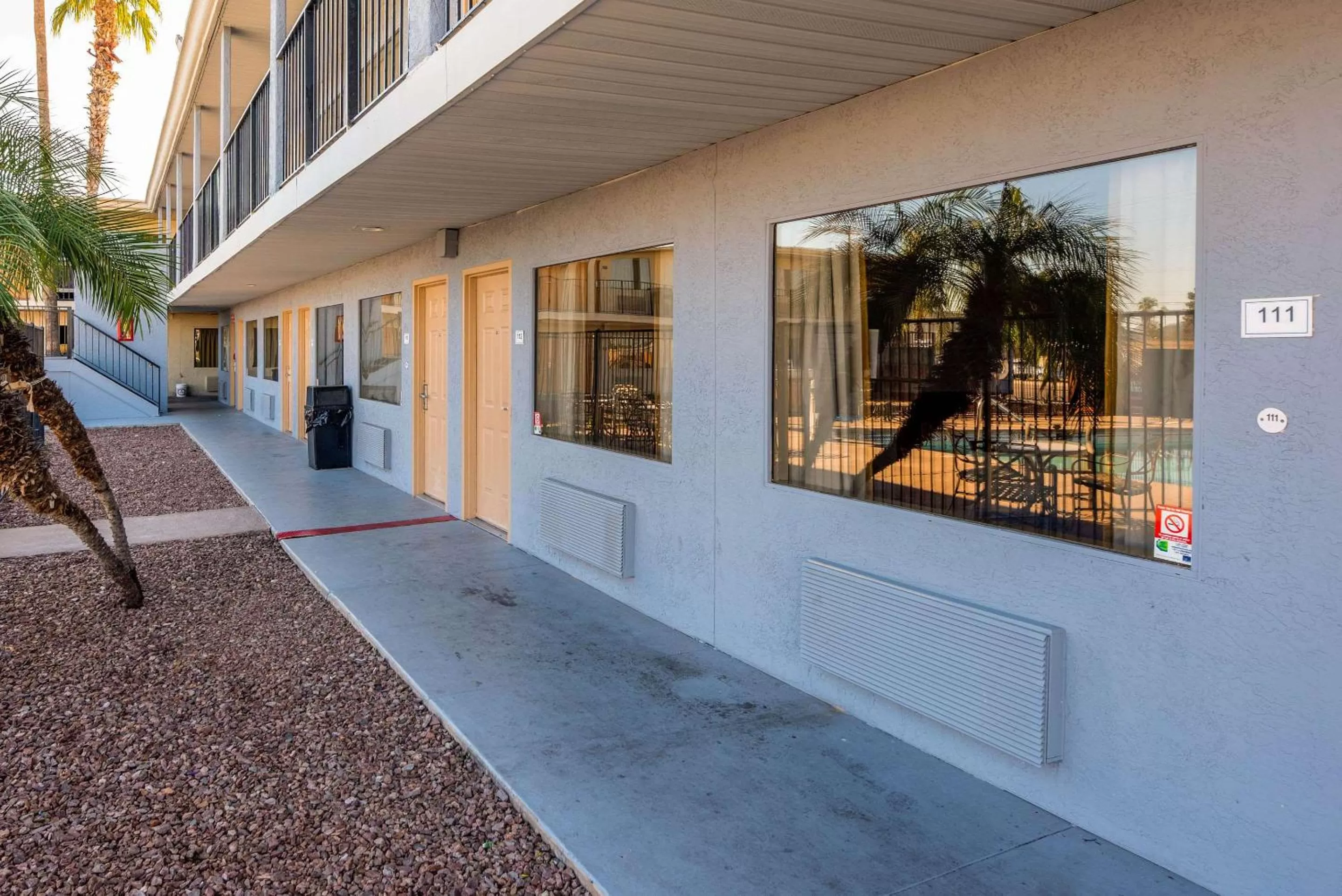 Property building in Rodeway Inn Phoenix North I-17
