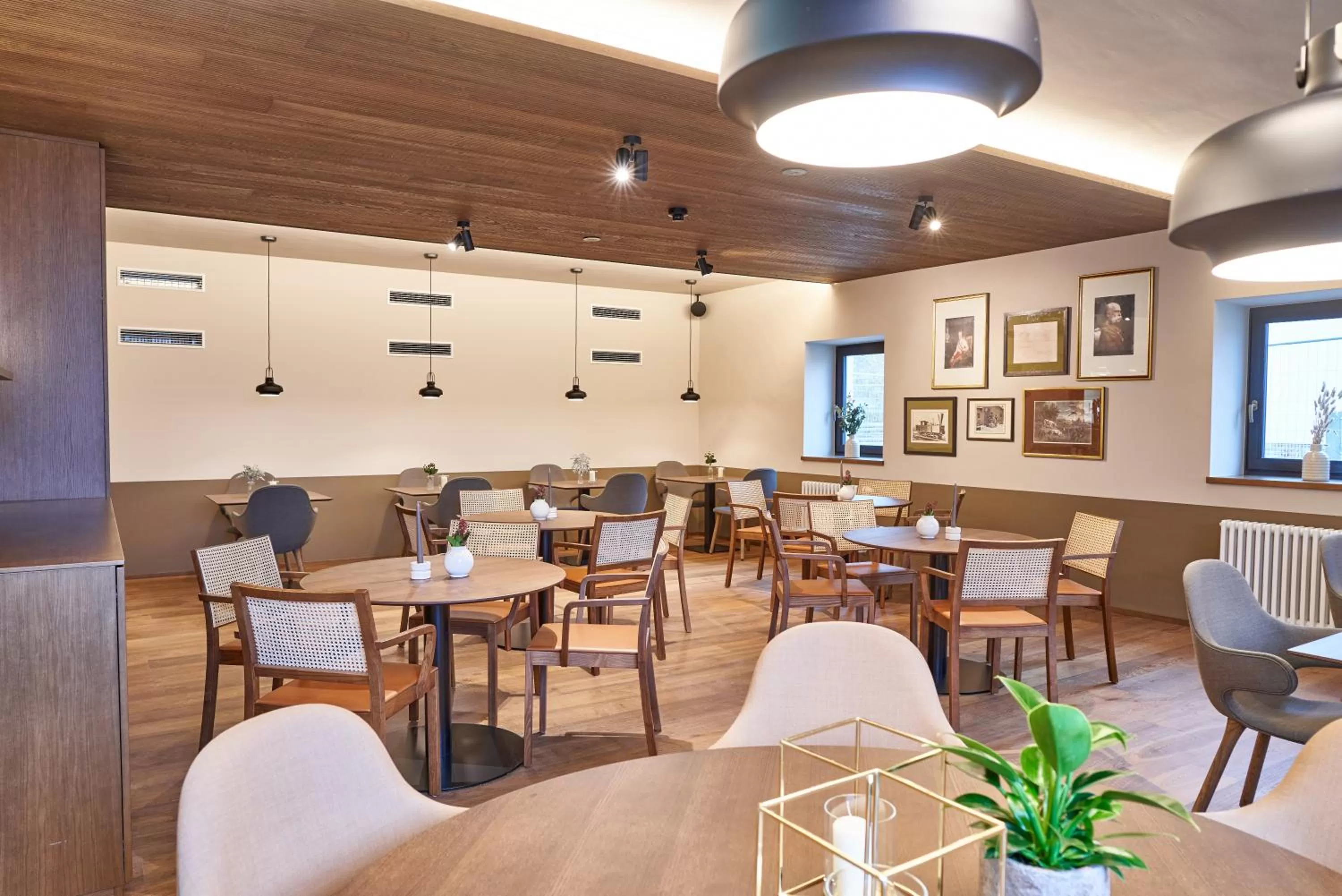 Restaurant/places to eat in Hotel Maxlhaid