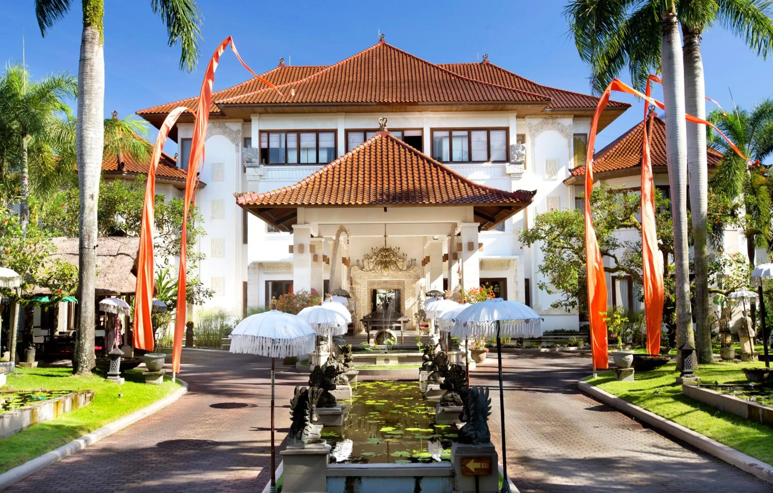 Facade/entrance in The Mansion Resort Hotel & Spa