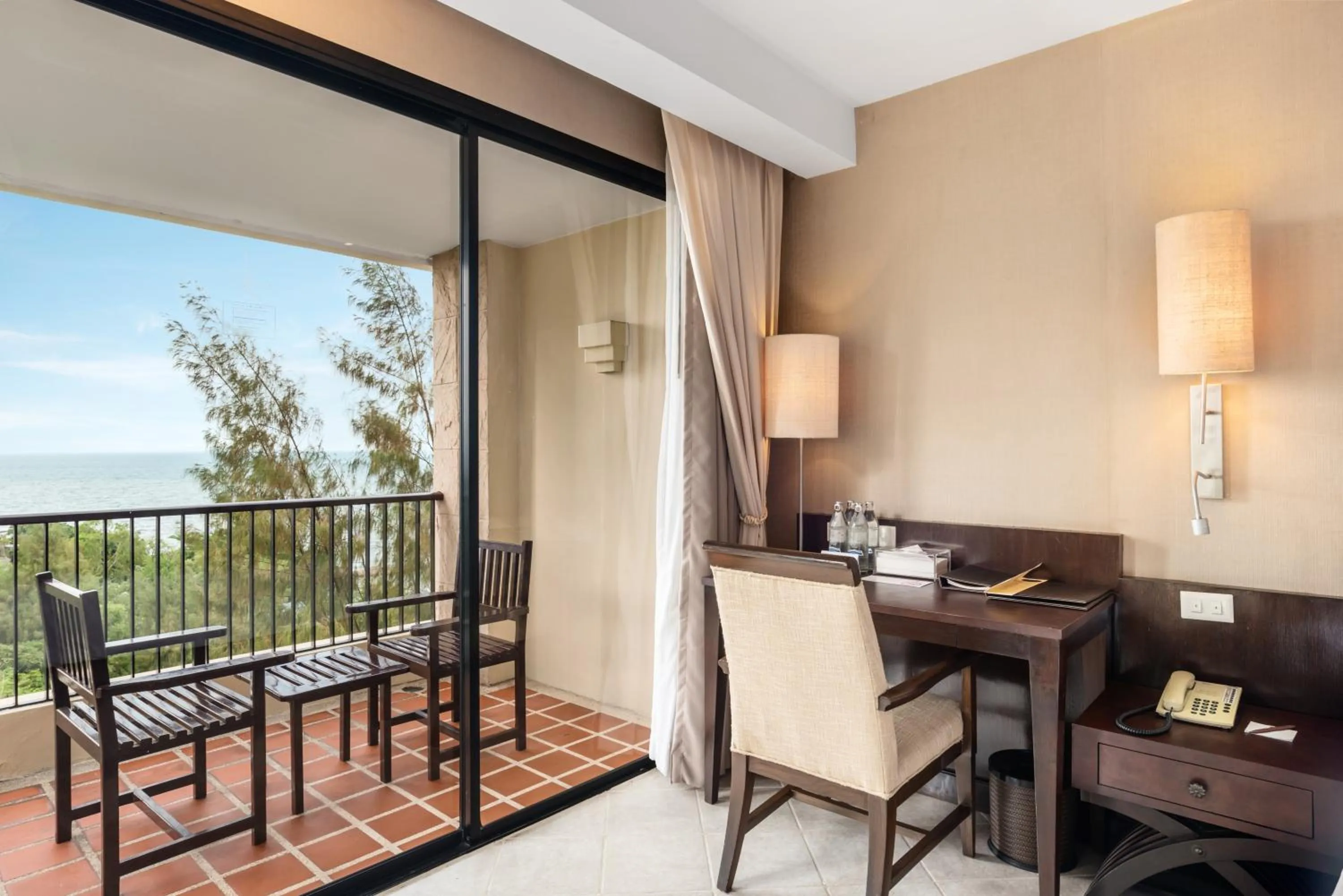 Seating area in Garden Cliff Resort And Spa