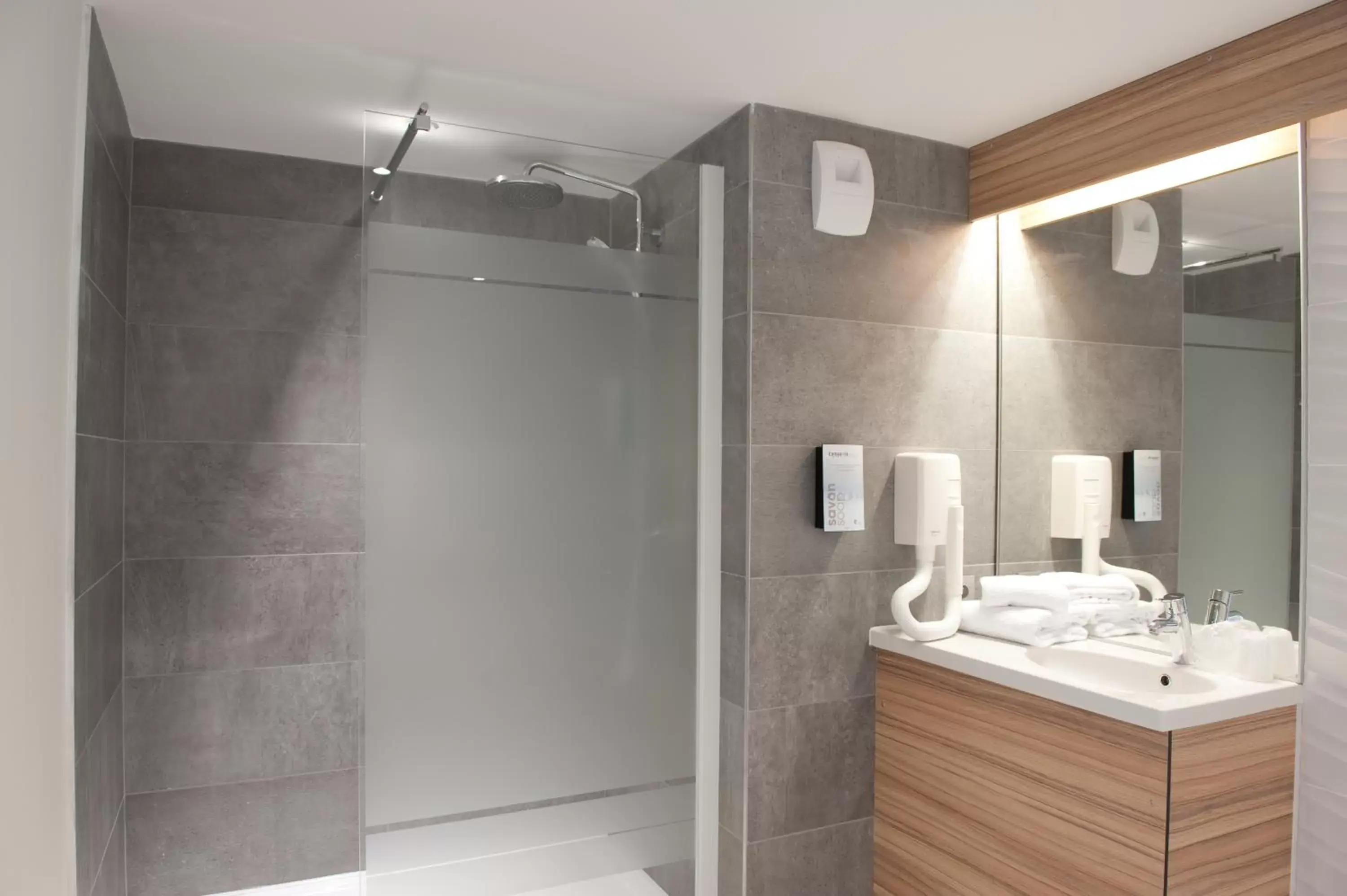 Standard Double Room in Campanile Limoges Centre - Gare Standard Double Room in Campanile Limoges Centre - Gare