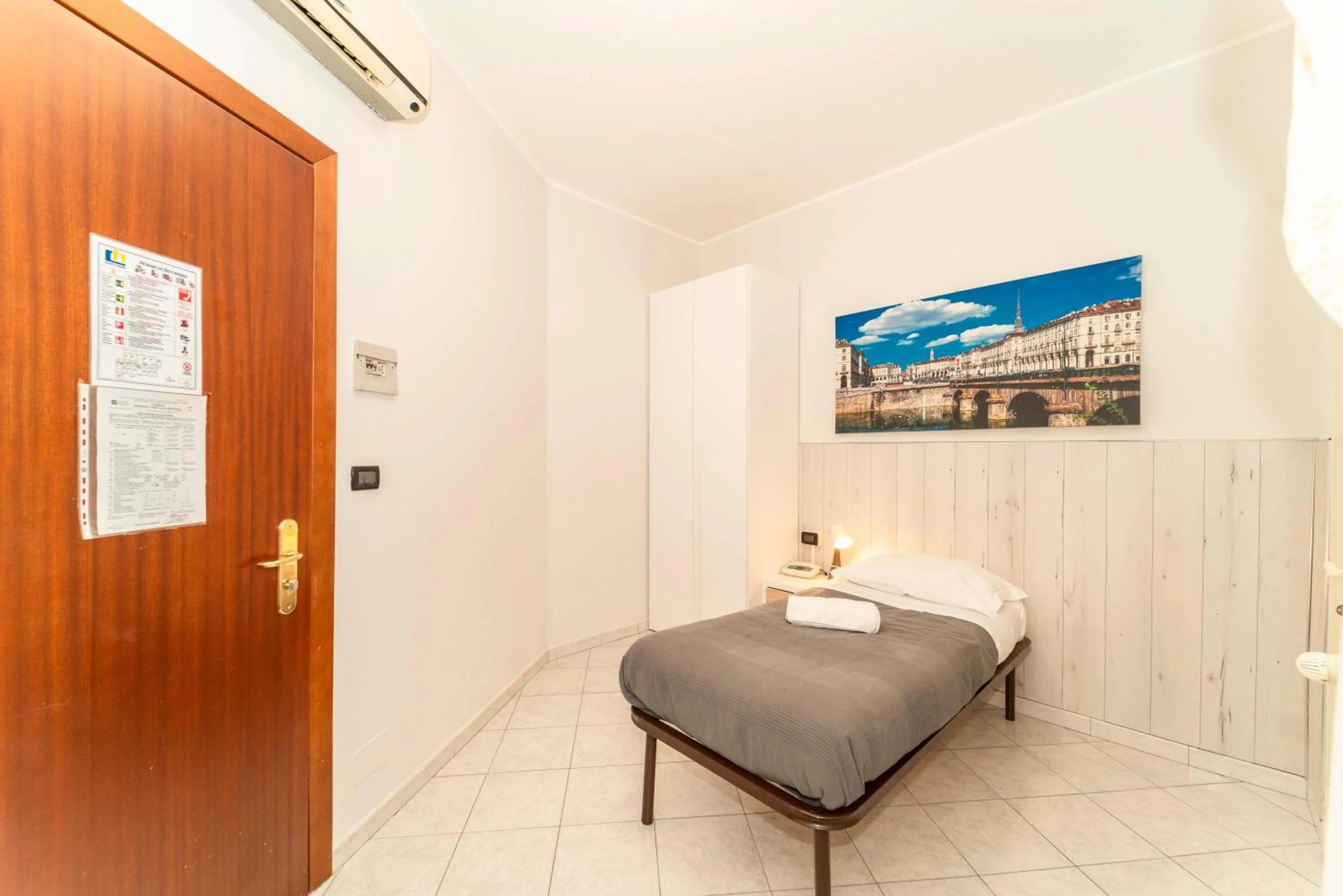 Bed in Hotel Cristallo Torino