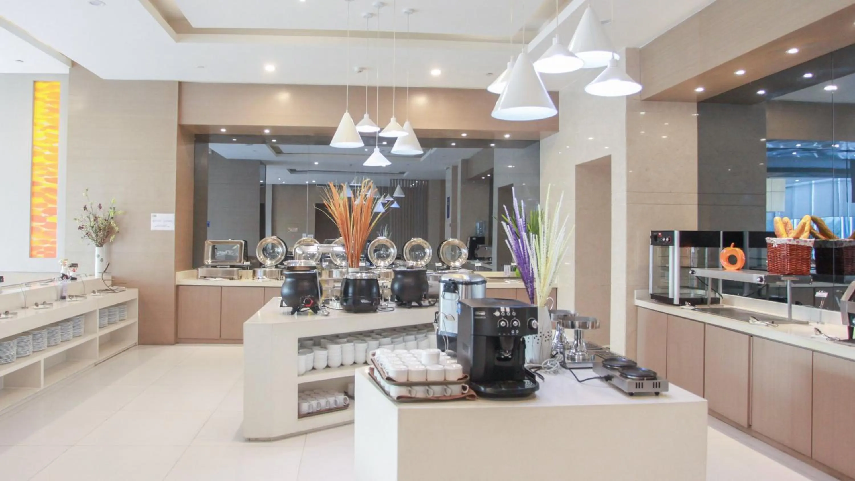 Breakfast in Holiday Inn Express Weihai Hi-Tech Zone by IHG