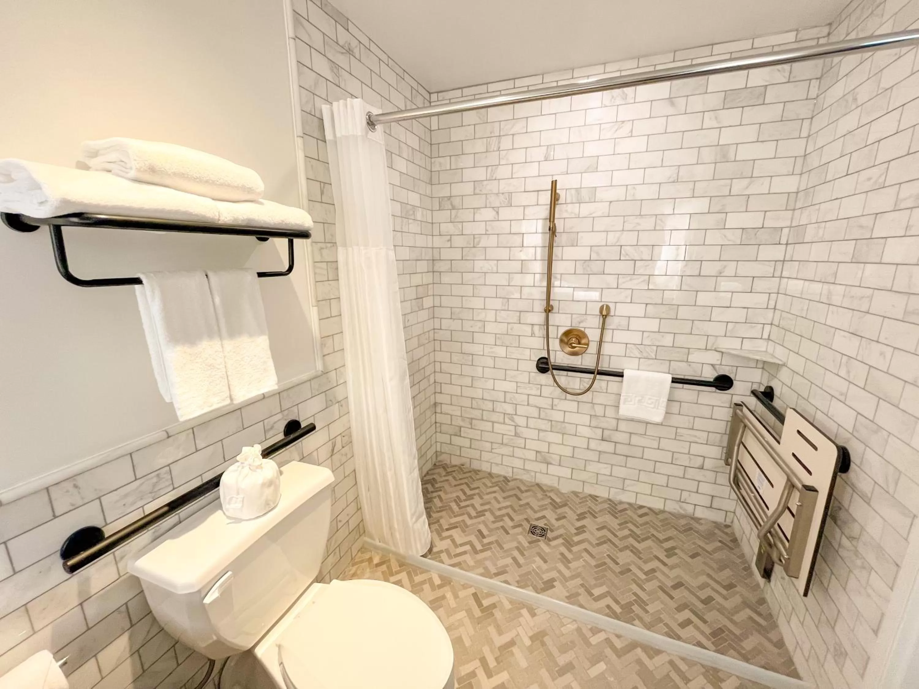 Shower in EXchange Hotel Vancouver