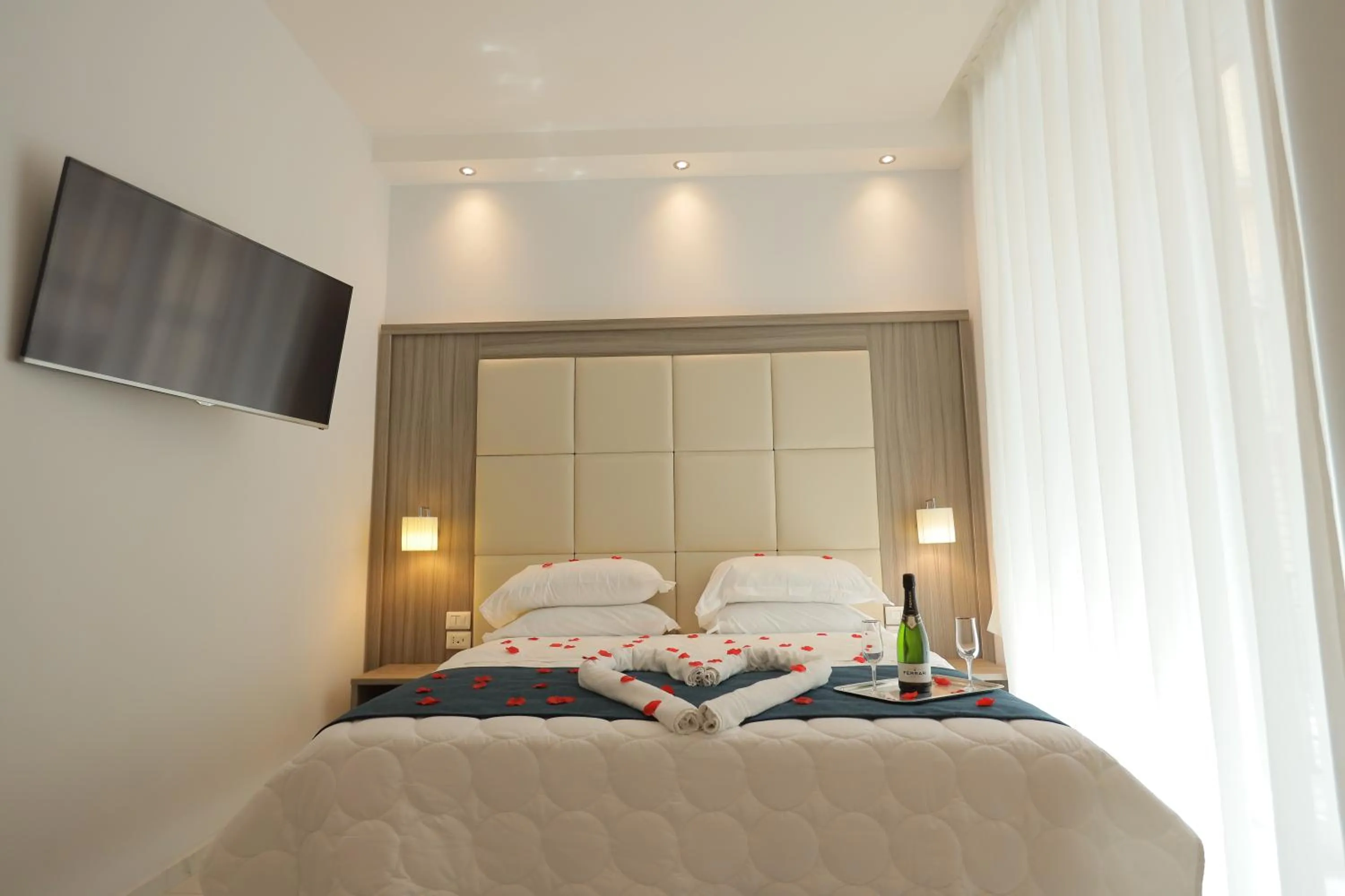 Bedroom, Bed in Hotel Garibaldi