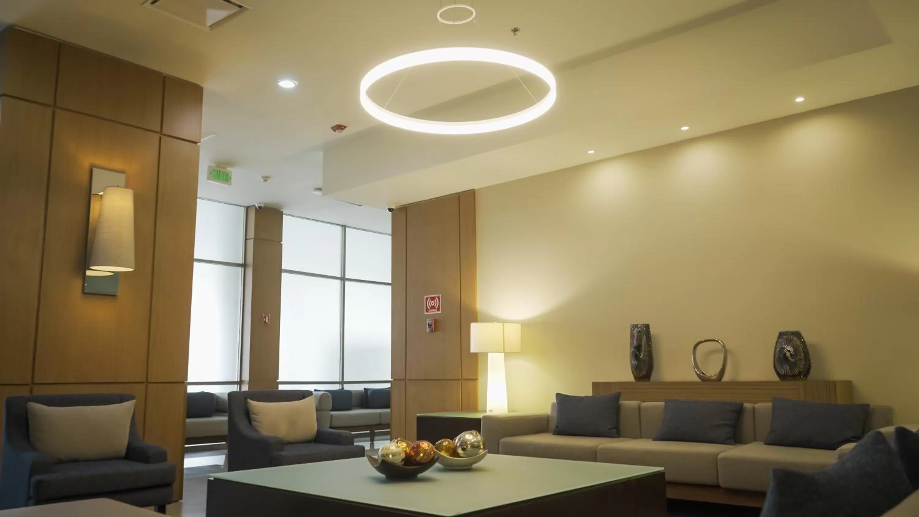 Seating area in Staybridge Suites Guadalajara Expo by IHG