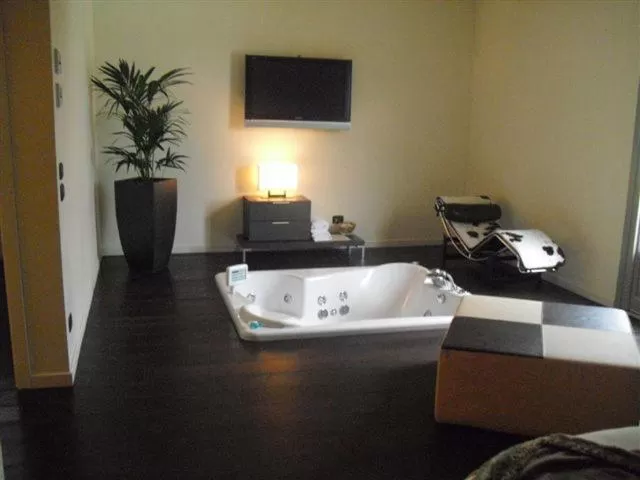 Decorative detail, Bed in Joia Hotel & Luxury Apartments RTA