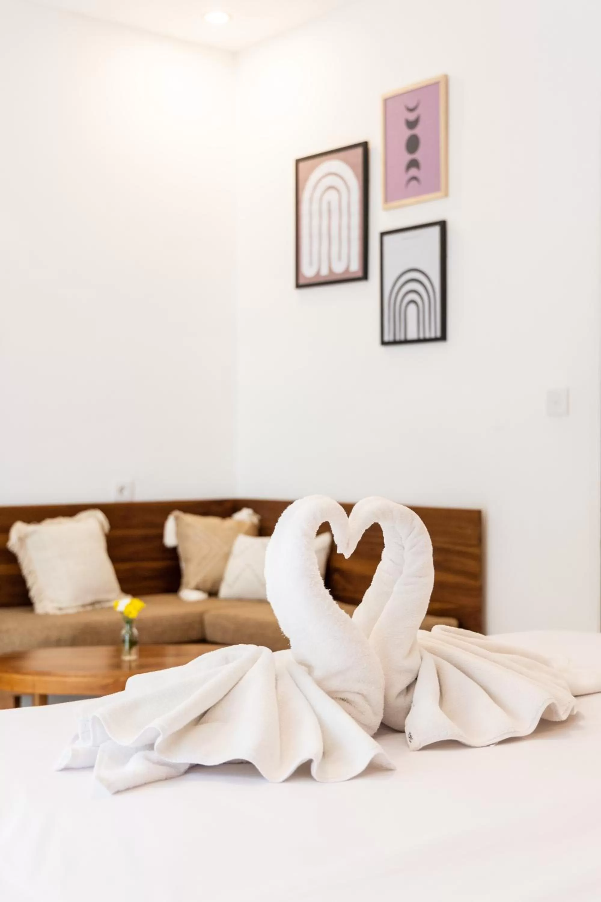 Seating area, Bed in Tamantara