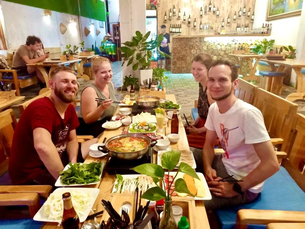 Restaurant/places to eat in Ha Lan Homestay