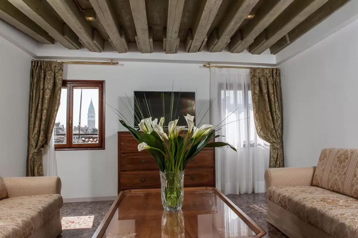 Three-Bedroom Apartment in Ca' Cappellis Three-Bedroom Apartment in Ca' Cappellis