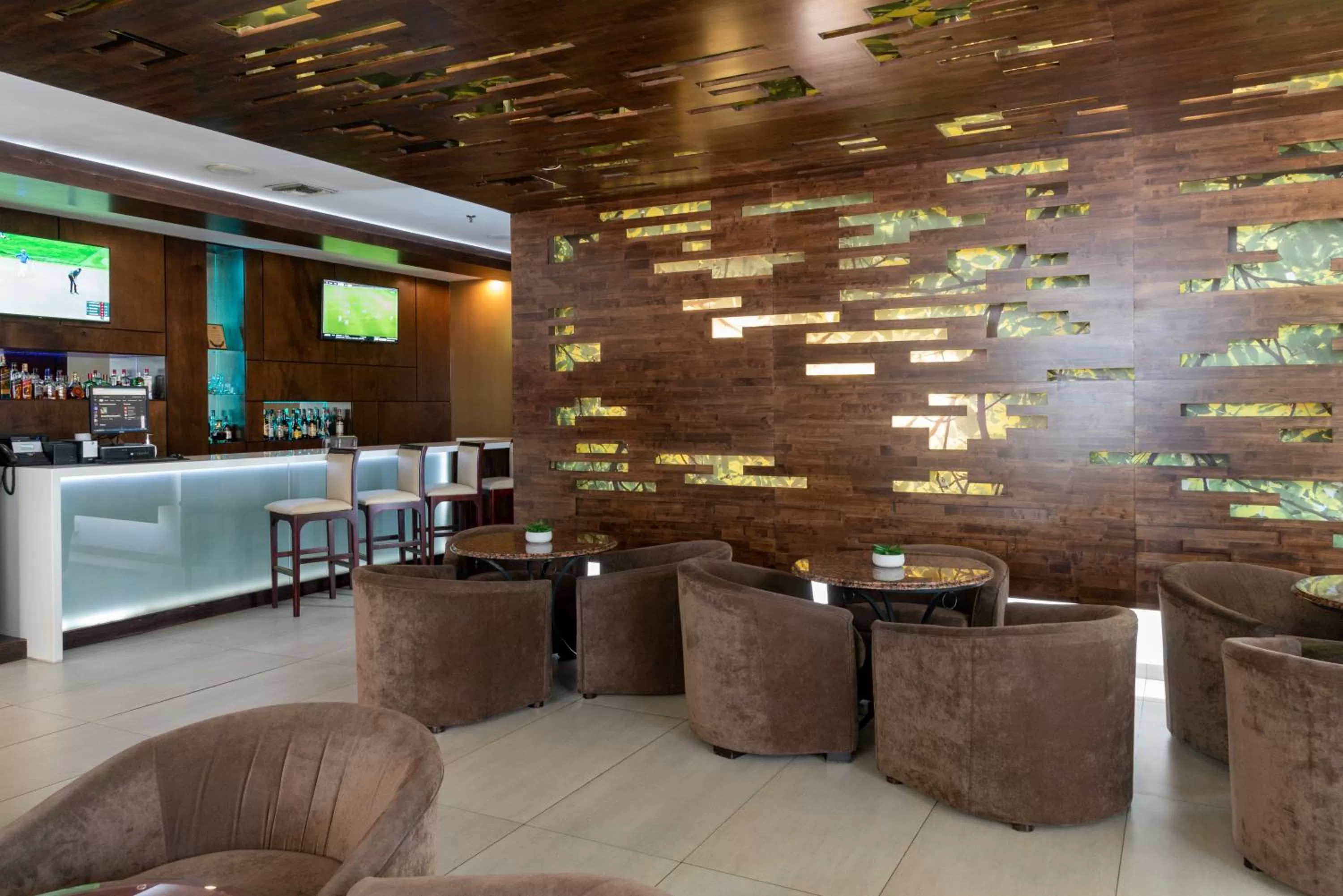 Lounge or bar in Clarion Suites Guatemala City