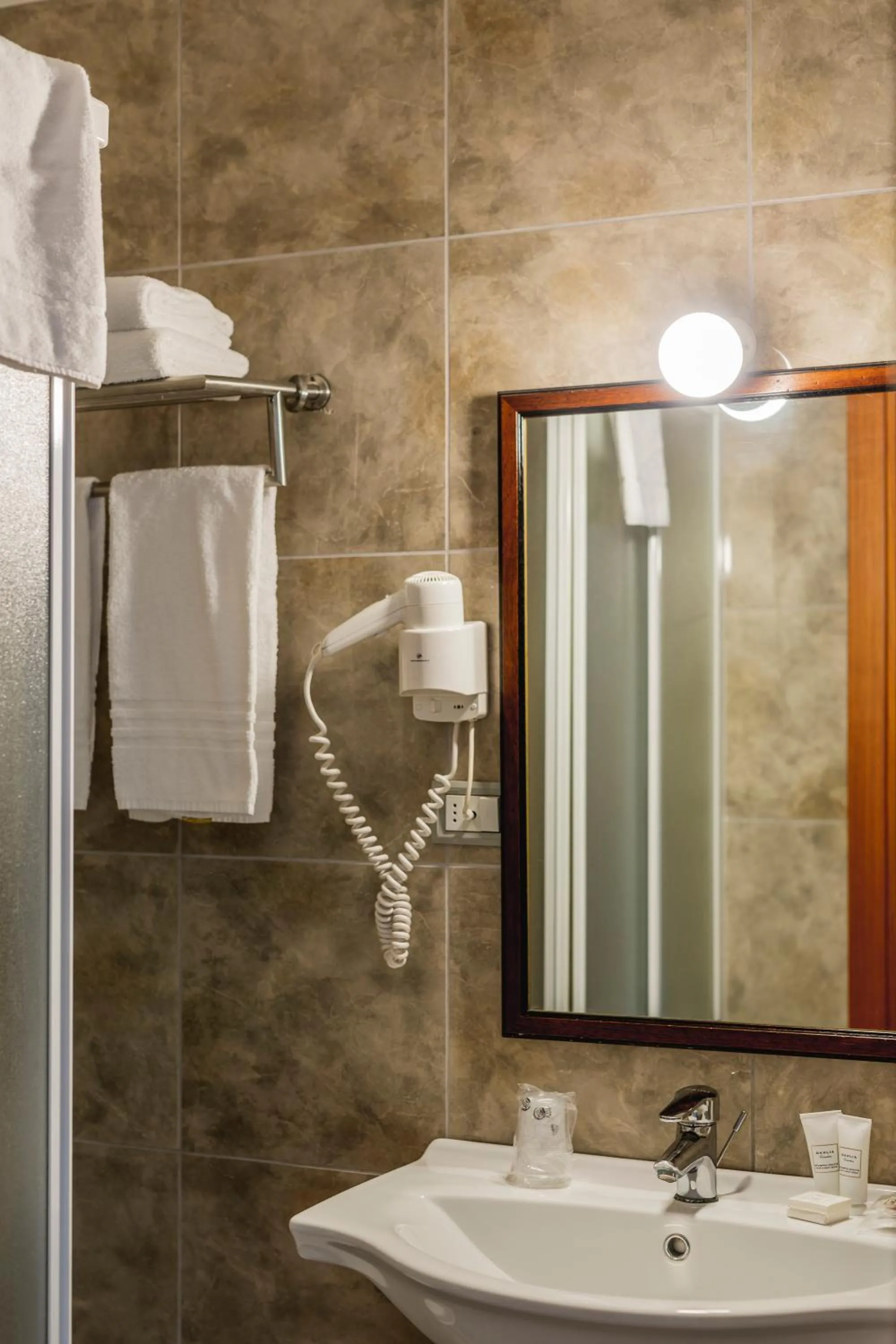 Shower in Apulia Hotel Taranto Ara Solis