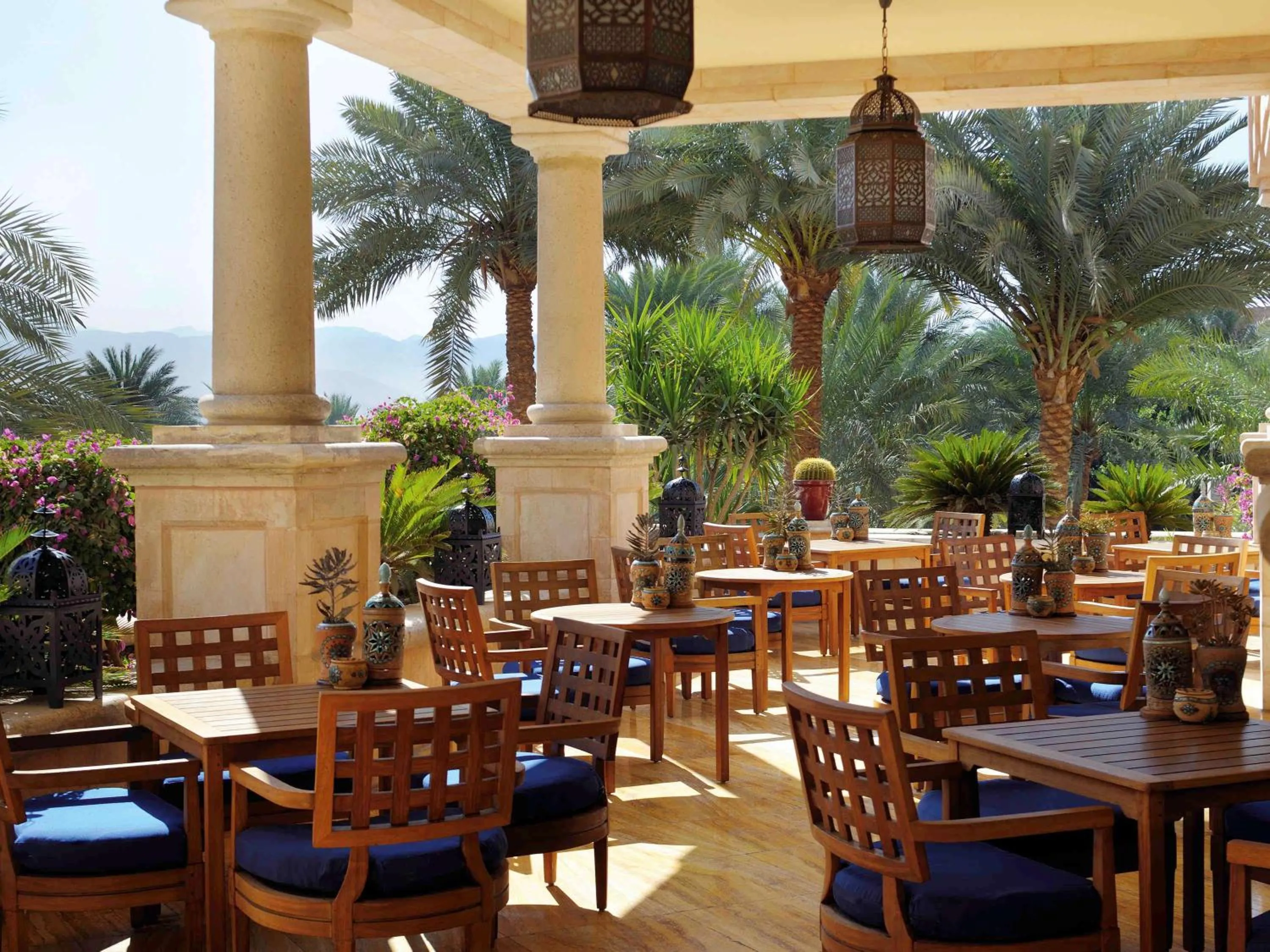 Lounge or bar in Mövenpick Resort & Residences Aqaba
