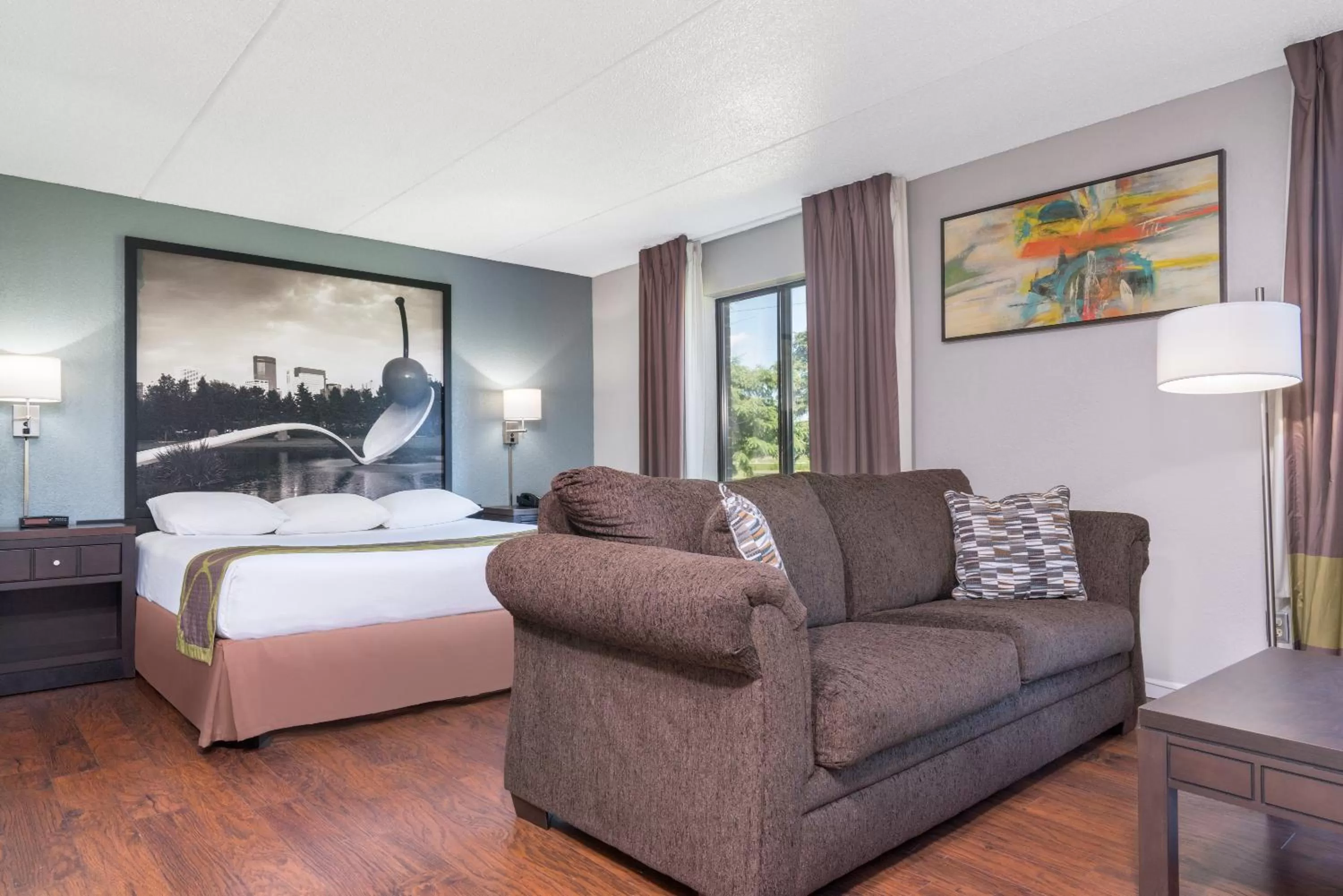 Photo of the whole room, Bed in Super 8 by Wyndham Bloomington/Airport